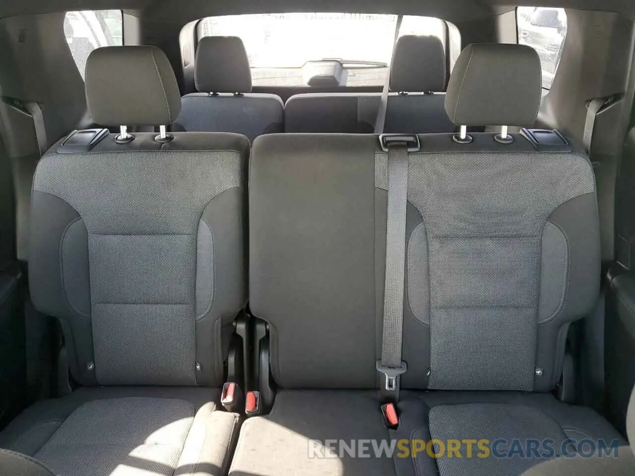 10 fotografías del automóvil dañado 1GNERGKWXPJ147718 CHEVROLET TRAVERSE 2023