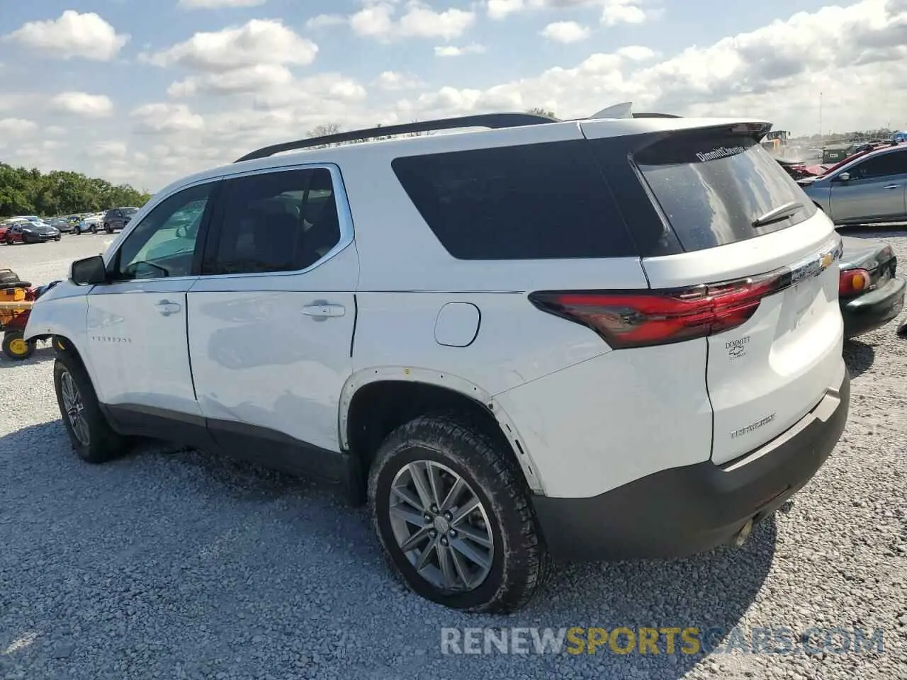 2 fotografías del automóvil dañado 1GNERGKWXPJ147718 CHEVROLET TRAVERSE 2023