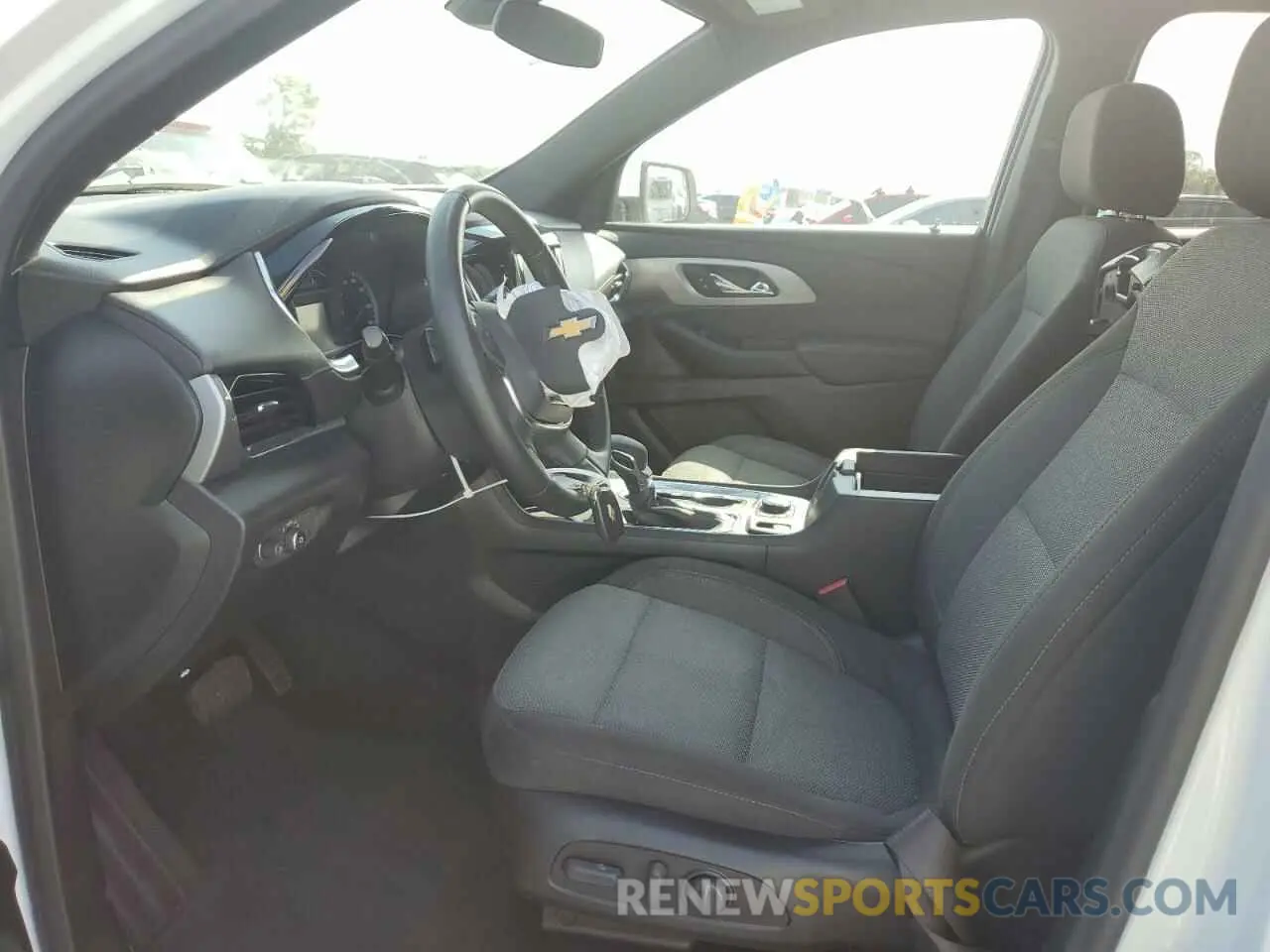 7 fotografías del automóvil dañado 1GNERGKWXPJ147718 CHEVROLET TRAVERSE 2023