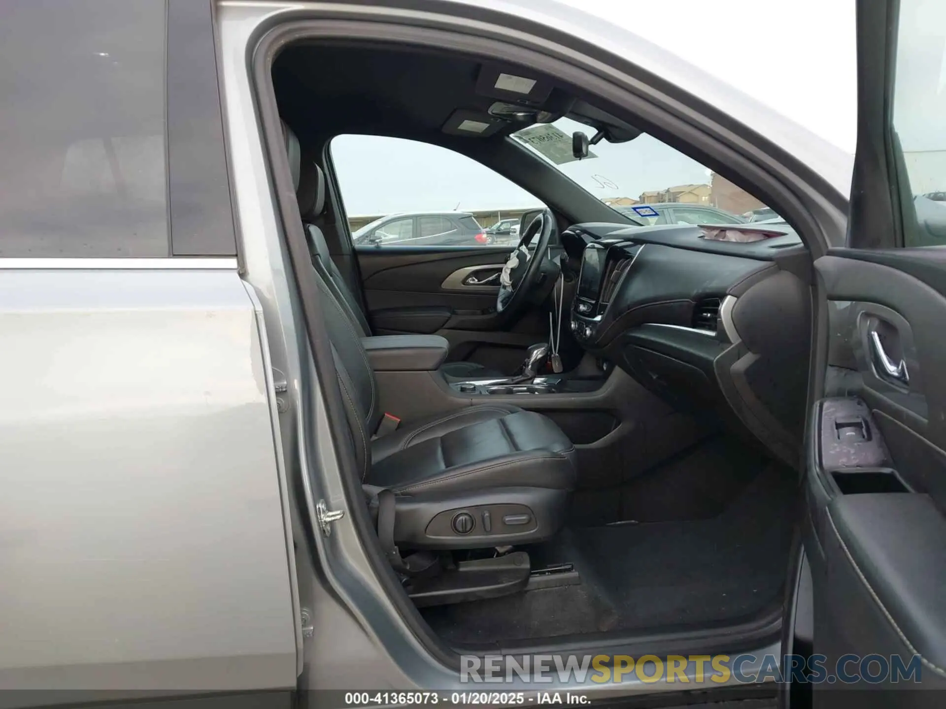 5 fotografías del automóvil dañado 1GNERHKW9PJ194986 CHEVROLET TRAVERSE 2023