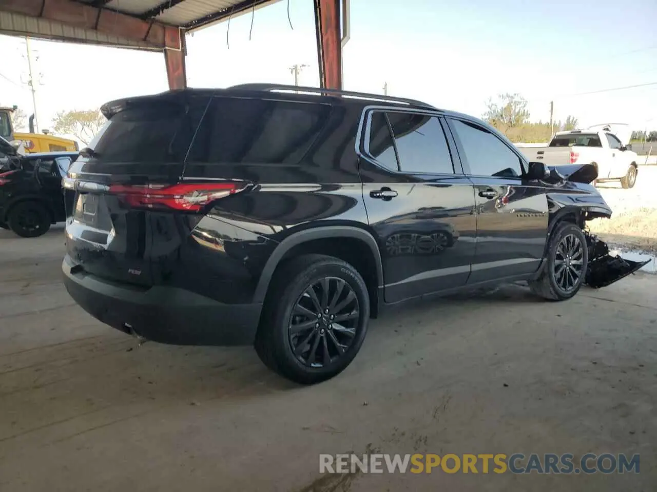 3 fotografías del automóvil dañado 1GNERJKW5PJ277788 CHEVROLET TRAVERSE 2023
