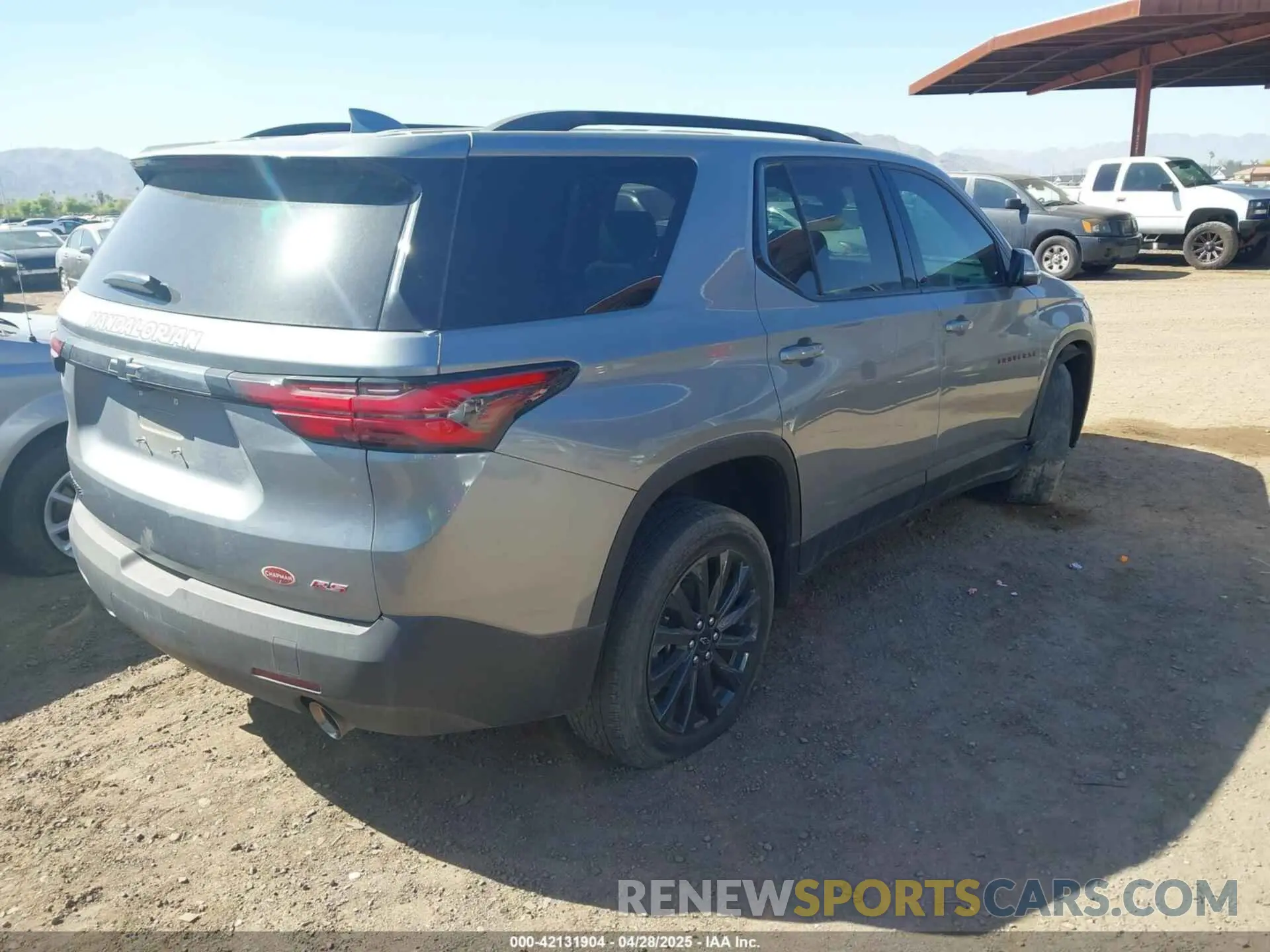4 fotografías del automóvil dañado 1GNERJKW7PJ234456 CHEVROLET TRAVERSE 2023