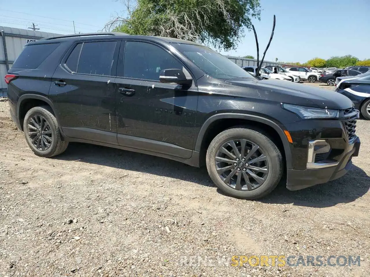 4 fotografías del automóvil dañado 1GNERJKWXPJ131449 CHEVROLET TRAVERSE 2023