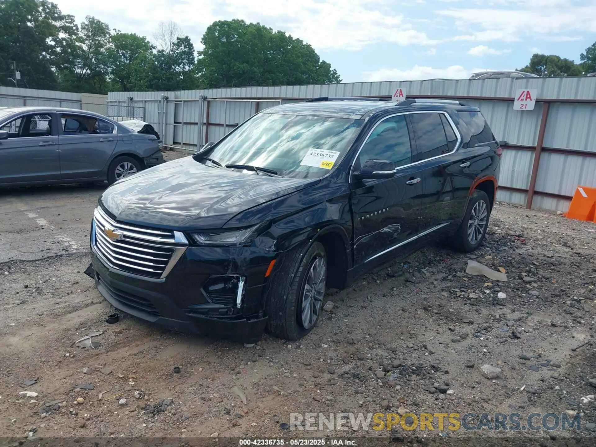 2 fotografías del automóvil dañado 1GNERKKW0PJ102130 CHEVROLET TRAVERSE 2023