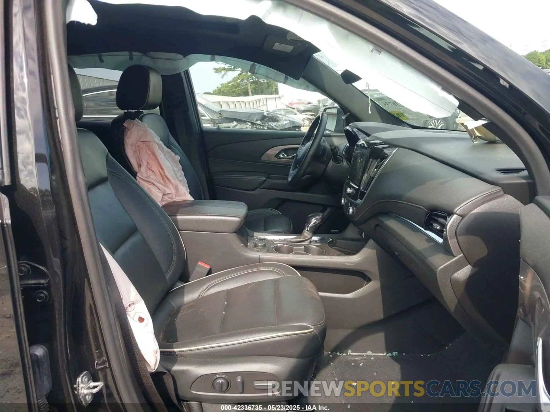 5 fotografías del automóvil dañado 1GNERKKW0PJ102130 CHEVROLET TRAVERSE 2023