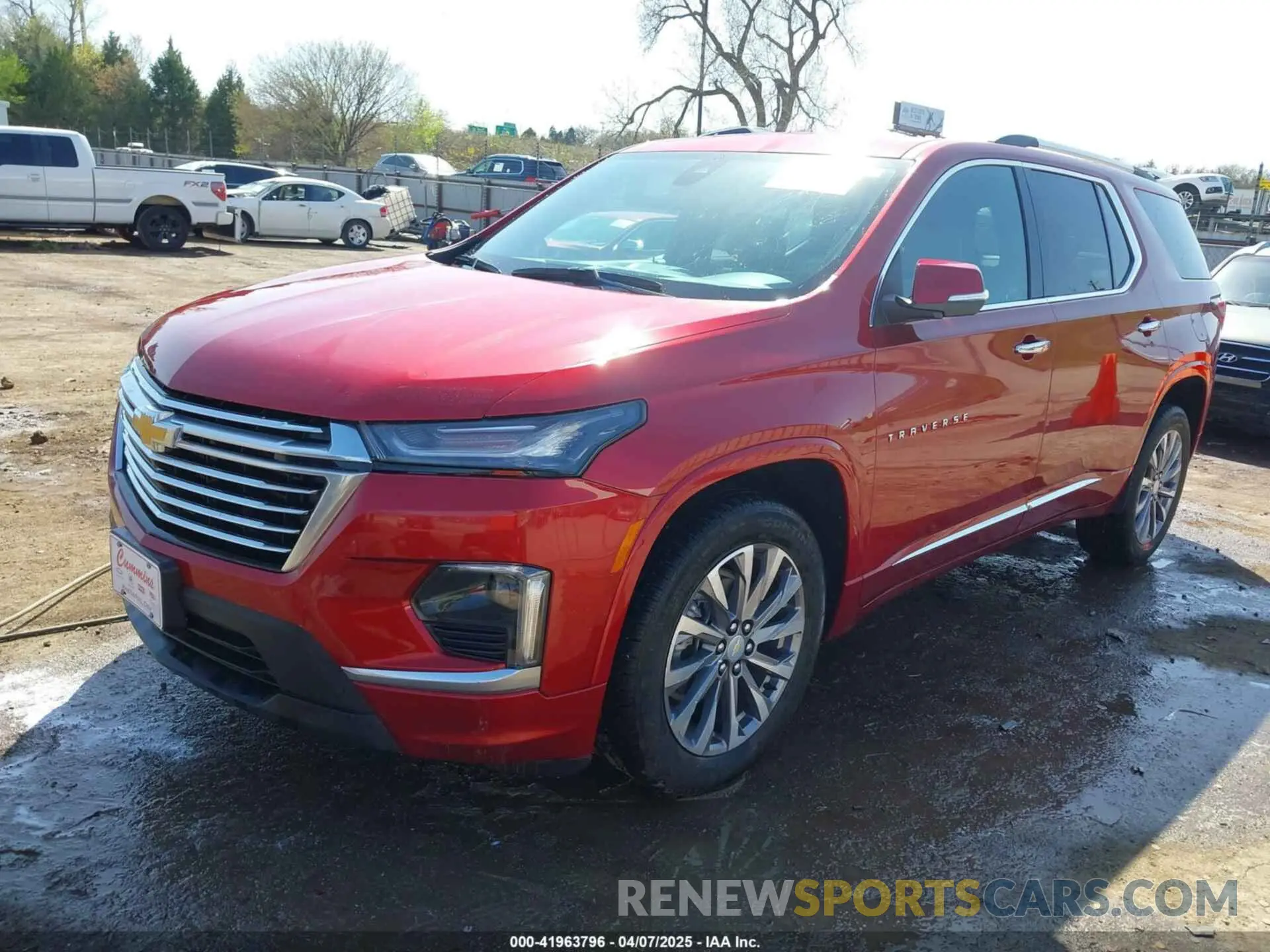 2 fotografías del automóvil dañado 1GNERKKW1PJ114299 CHEVROLET TRAVERSE 2023