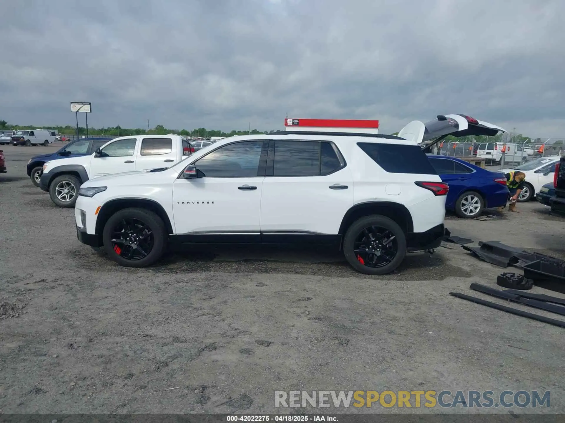 15 fotografías del automóvil dañado 1GNERKKW1PJ301414 CHEVROLET TRAVERSE 2023