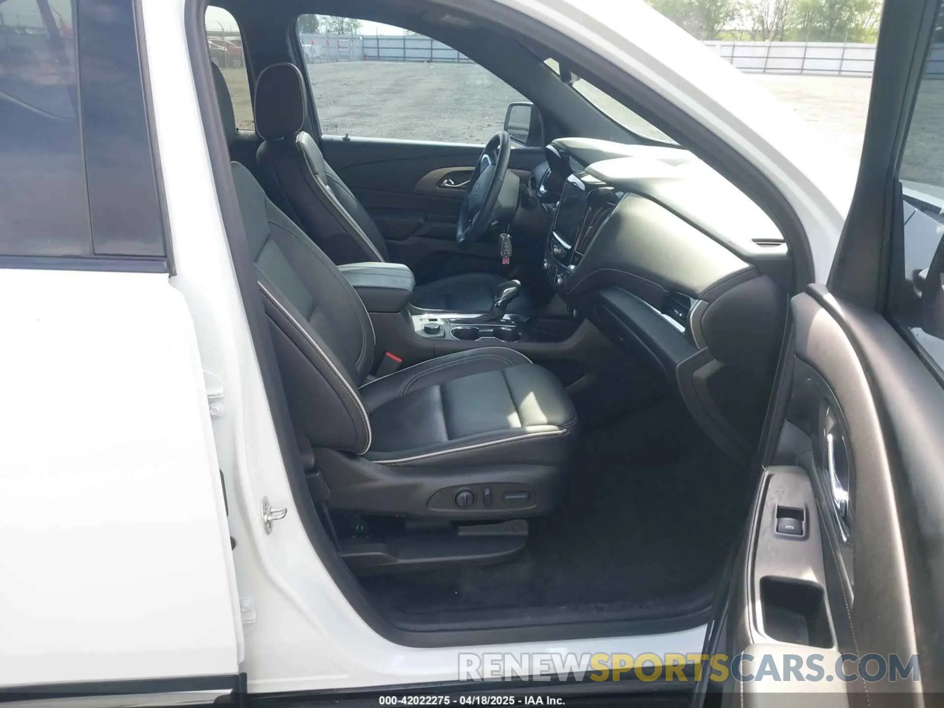 5 fotografías del automóvil dañado 1GNERKKW1PJ301414 CHEVROLET TRAVERSE 2023