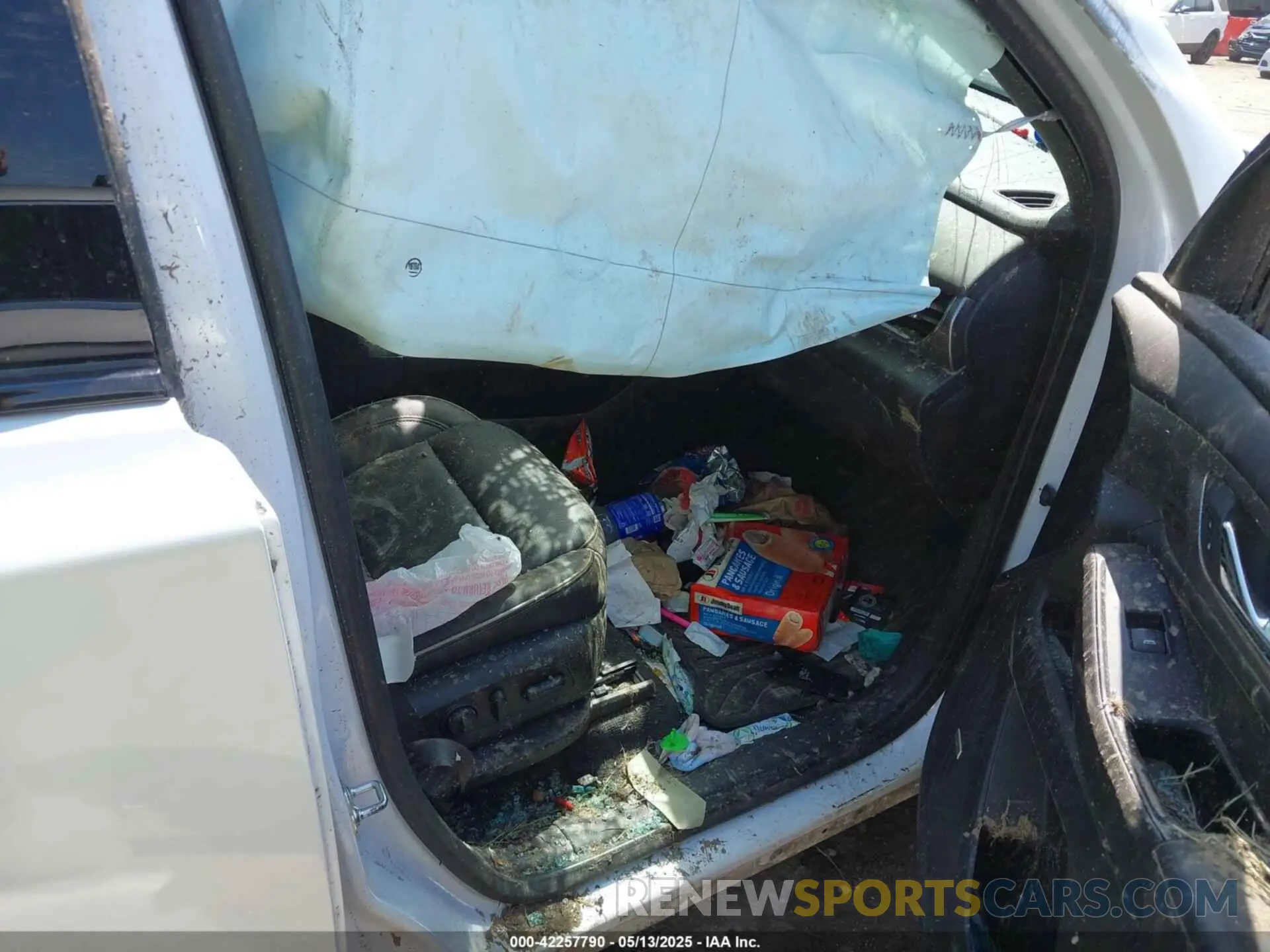 5 fotografías del automóvil dañado 1GNERKKW2PJ308520 CHEVROLET TRAVERSE 2023