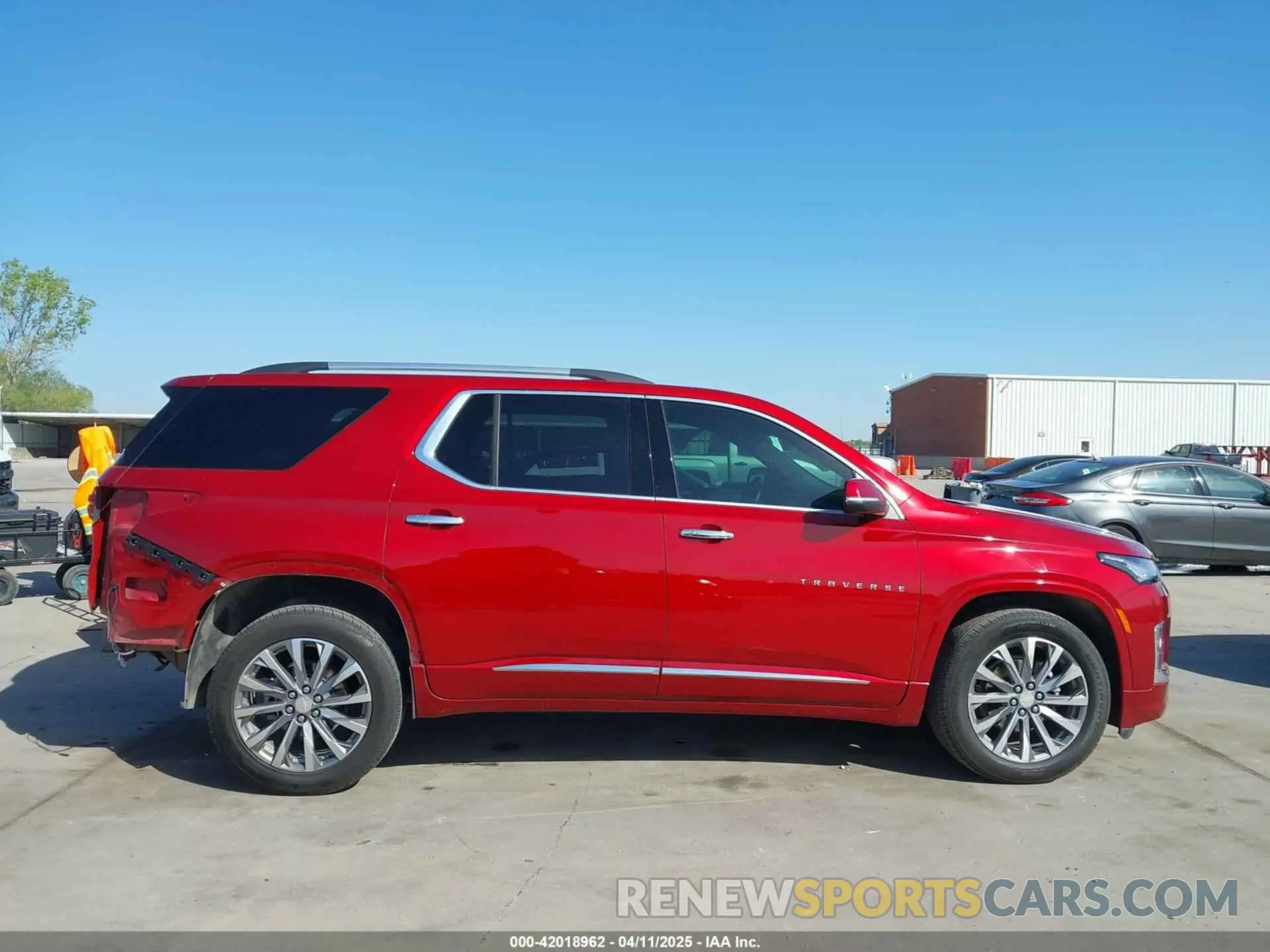 14 fotografías del automóvil dañado 1GNERKKW5PJ312139 CHEVROLET TRAVERSE 2023