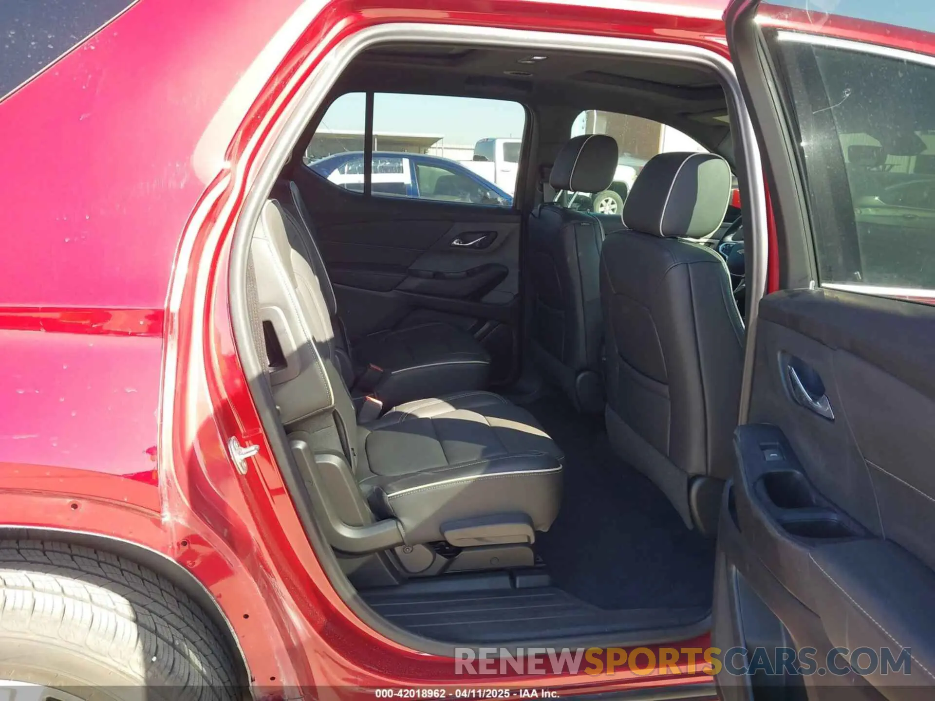8 fotografías del automóvil dañado 1GNERKKW5PJ312139 CHEVROLET TRAVERSE 2023