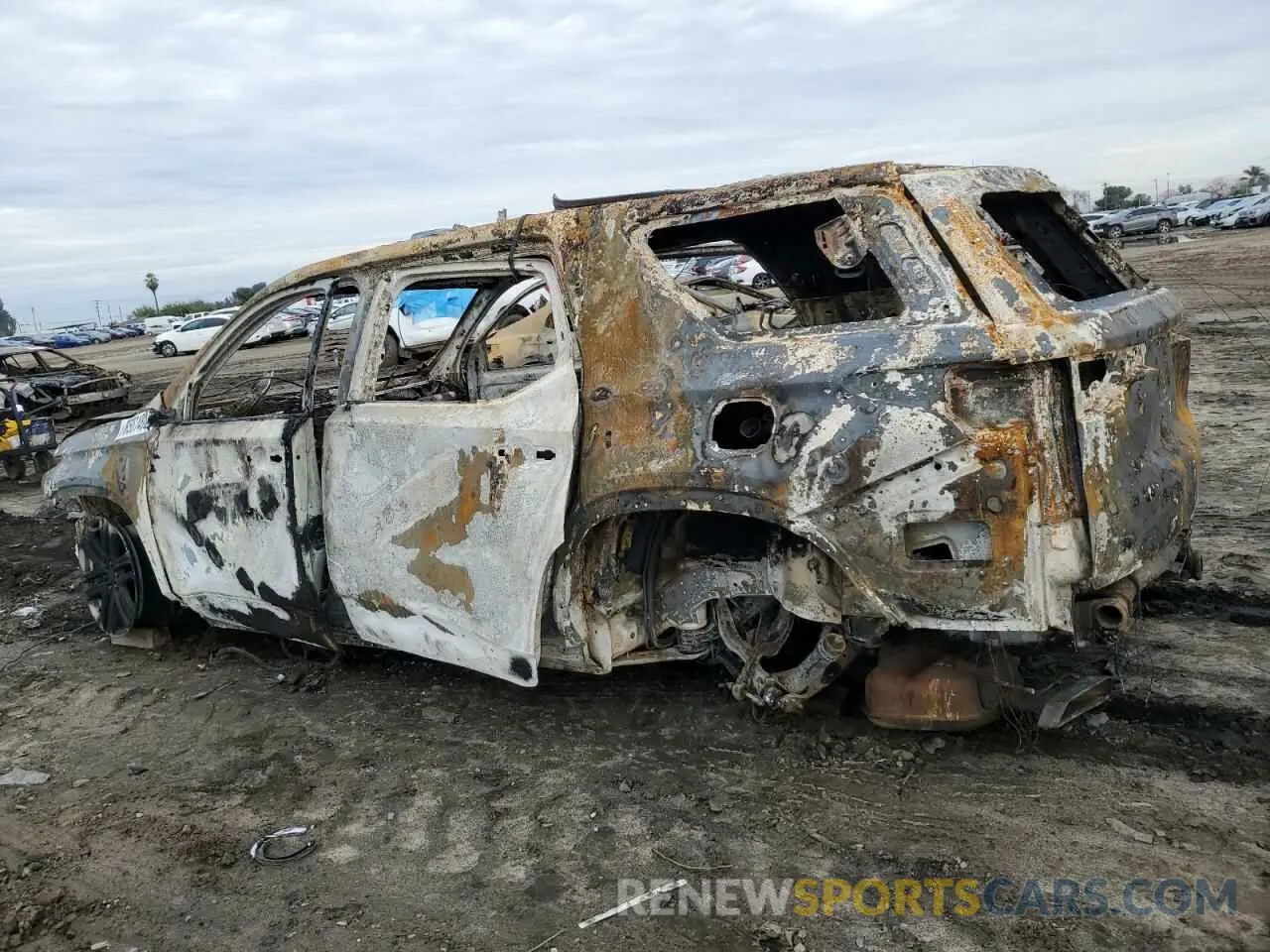 2 fotografías del automóvil dañado 1GNERNKW0PJ181932 CHEVROLET TRAVERSE 2023