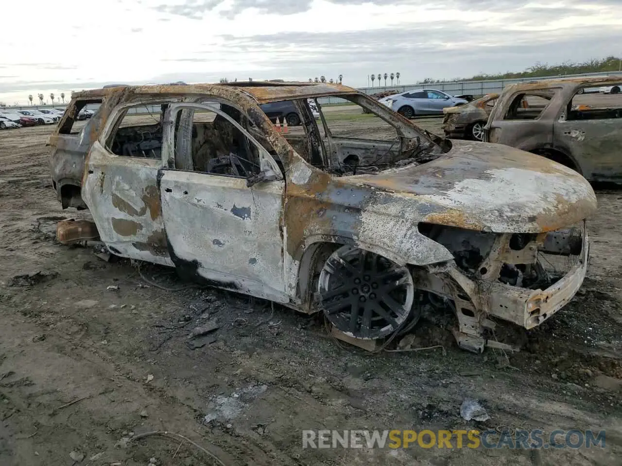 4 fotografías del automóvil dañado 1GNERNKW0PJ181932 CHEVROLET TRAVERSE 2023