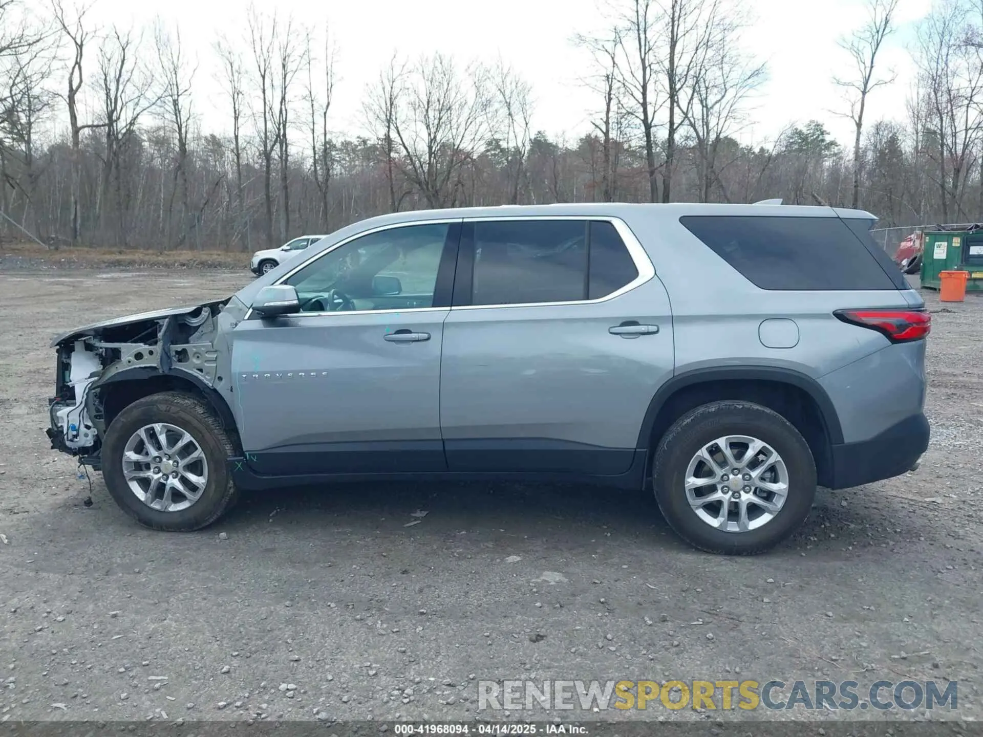 14 fotografías del automóvil dañado 1GNEVFKW2PJ332531 CHEVROLET TRAVERSE 2023