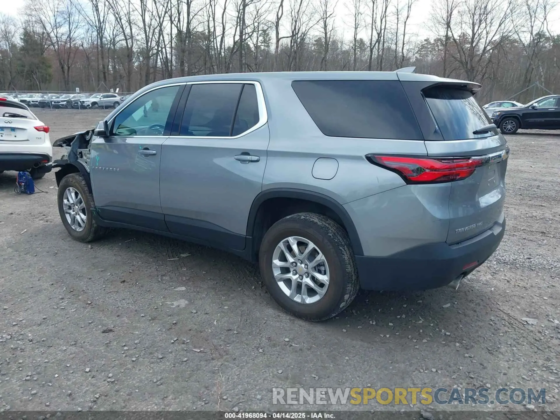 3 fotografías del automóvil dañado 1GNEVFKW2PJ332531 CHEVROLET TRAVERSE 2023
