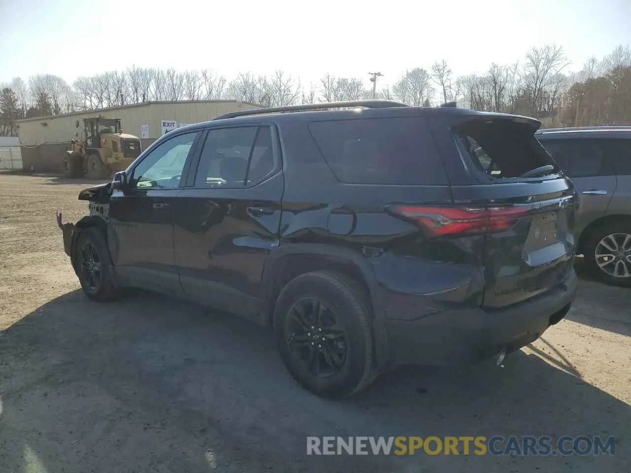 2 fotografías del automóvil dañado 1GNEVFKWXPJ196519 CHEVROLET TRAVERSE 2023