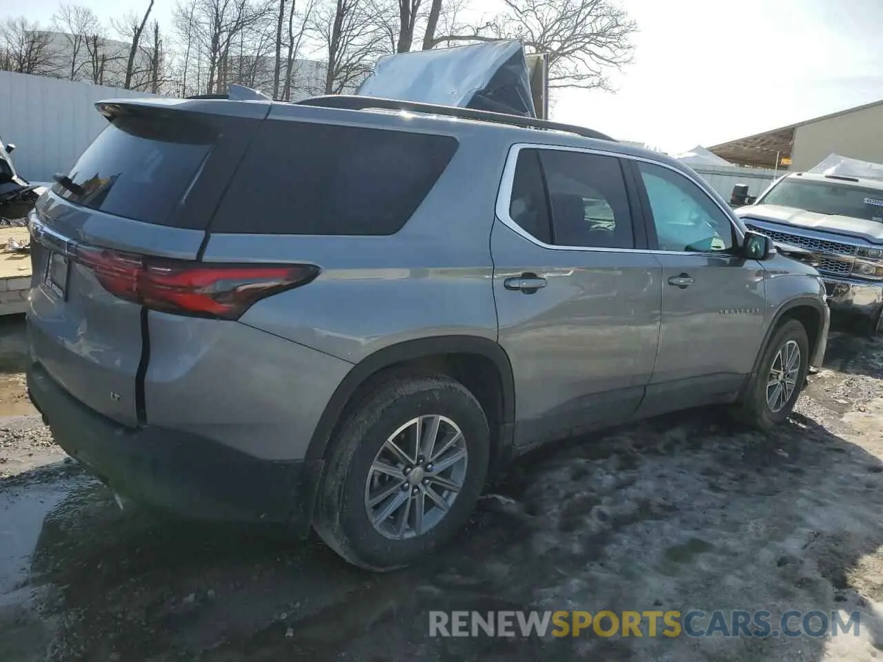 3 fotografías del automóvil dañado 1GNEVGKW0PJ255020 CHEVROLET TRAVERSE 2023