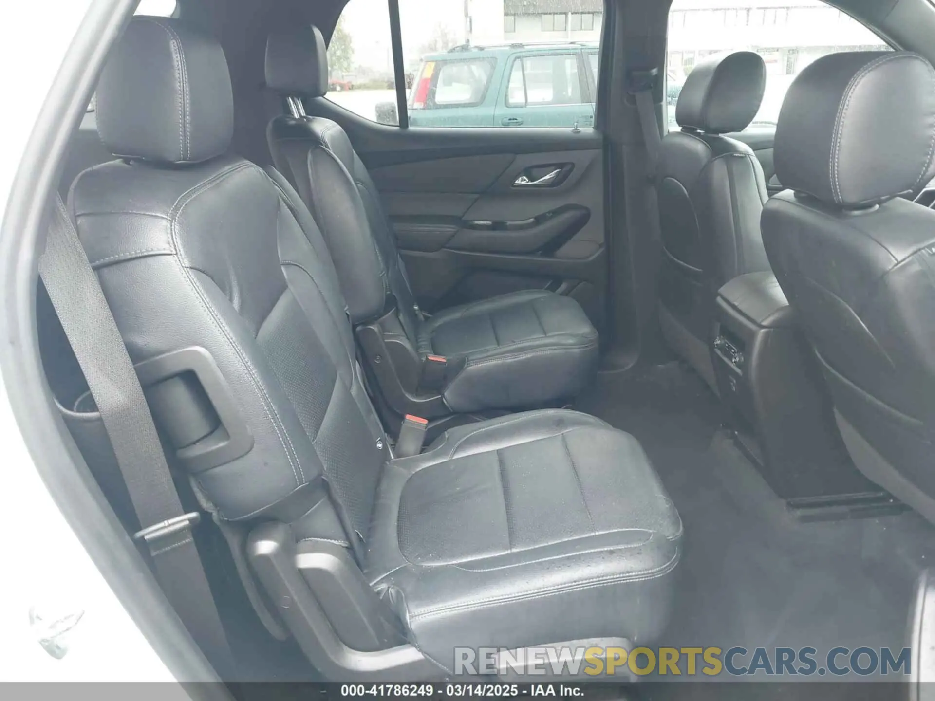 8 fotografías del automóvil dañado 1GNEVGKW1PJ180490 CHEVROLET TRAVERSE 2023