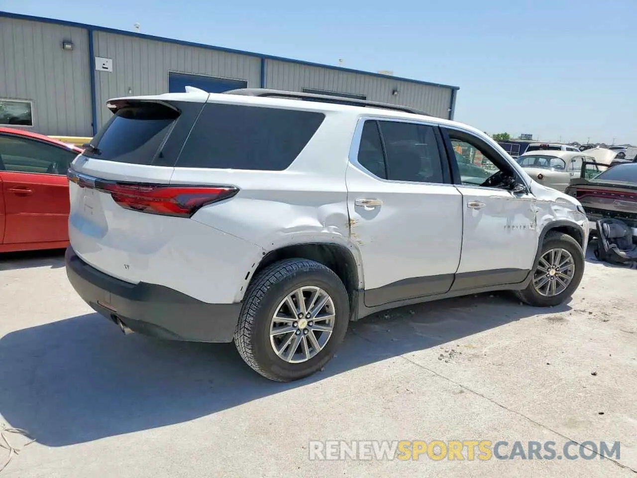 3 fotografías del automóvil dañado 1GNEVGKW2PJ168526 CHEVROLET TRAVERSE 2023