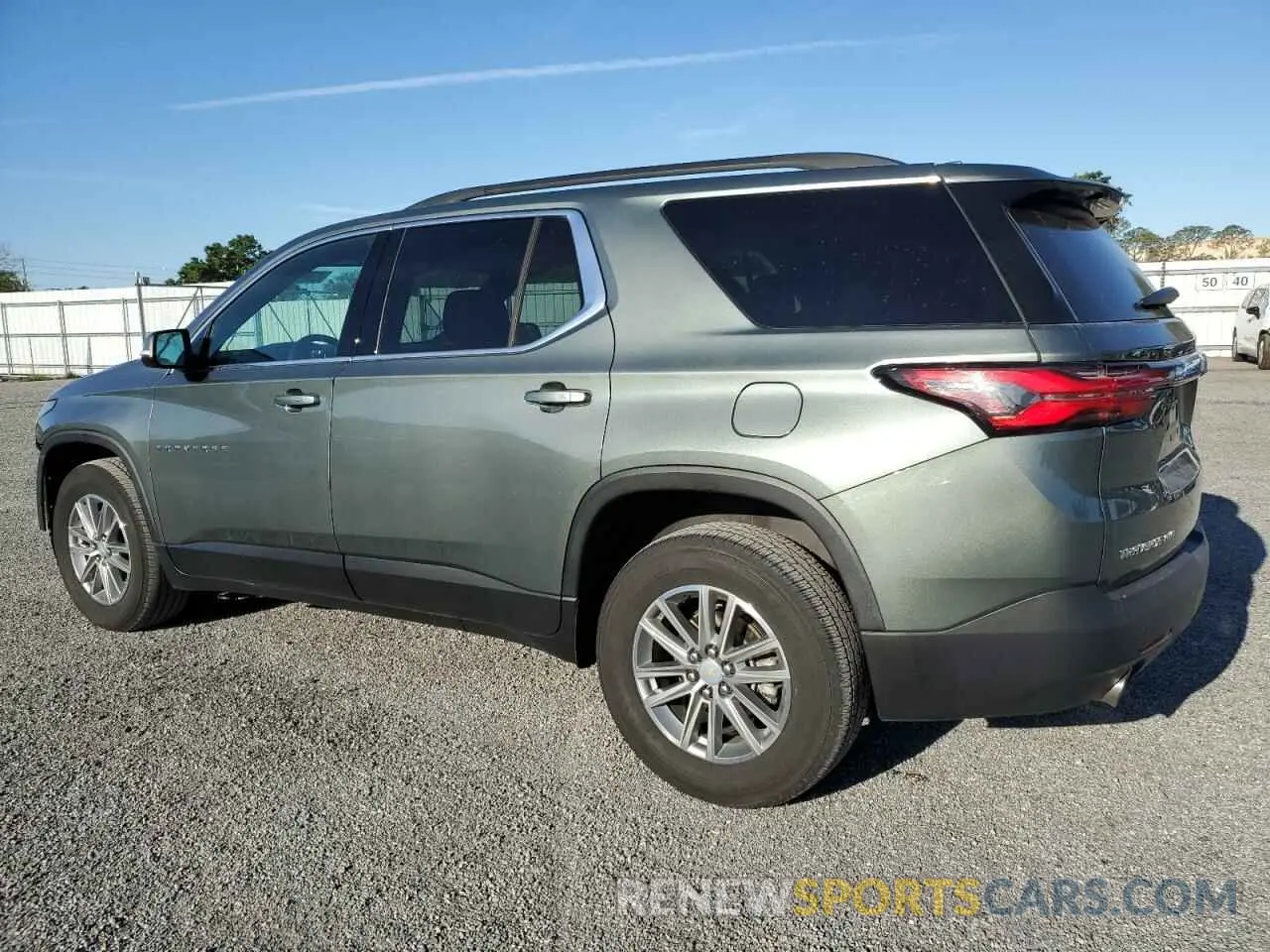 2 fotografías del automóvil dañado 1GNEVGKW3PJ147121 CHEVROLET TRAVERSE 2023