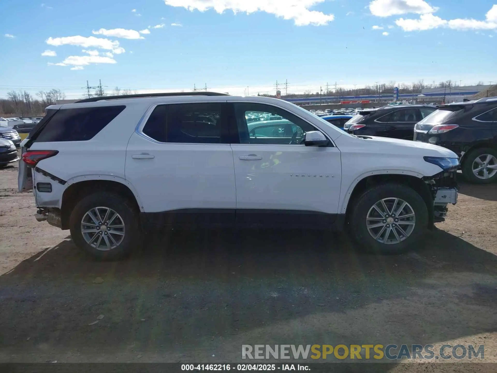 13 fotografías del automóvil dañado 1GNEVGKW3PJ224425 CHEVROLET TRAVERSE 2023