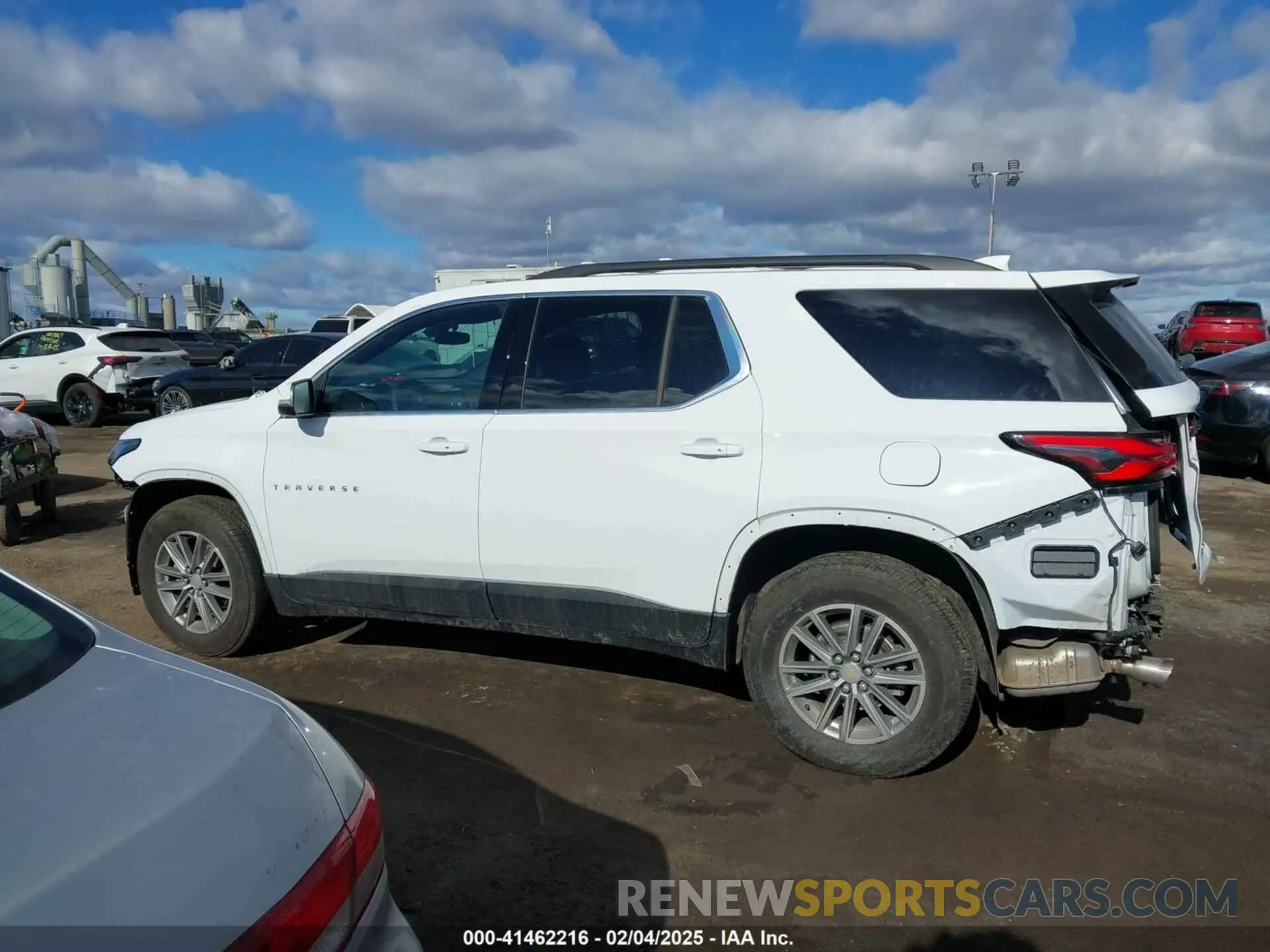 14 fotografías del automóvil dañado 1GNEVGKW3PJ224425 CHEVROLET TRAVERSE 2023