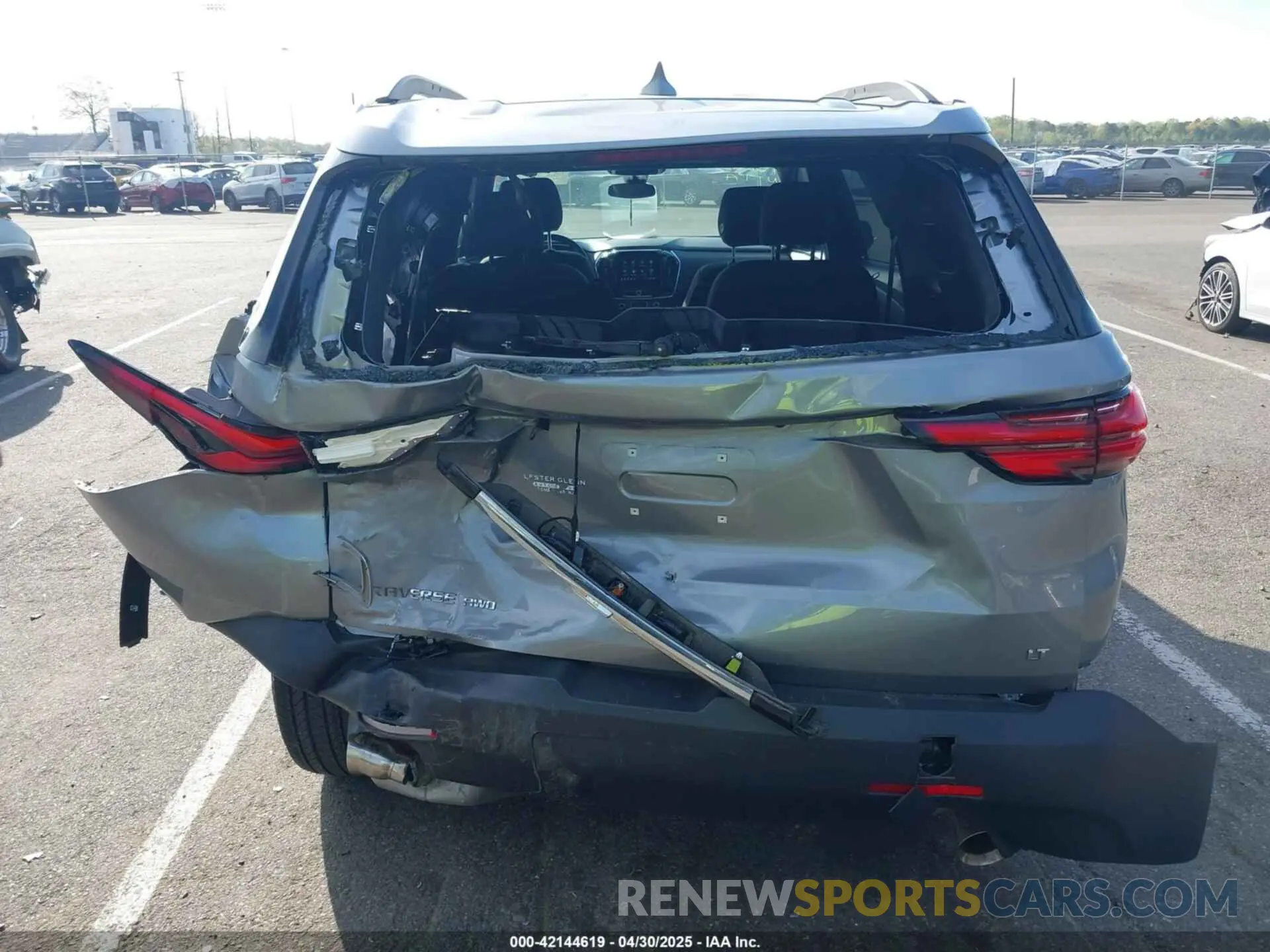 16 fotografías del automóvil dañado 1GNEVGKW3PJ336948 CHEVROLET TRAVERSE 2023