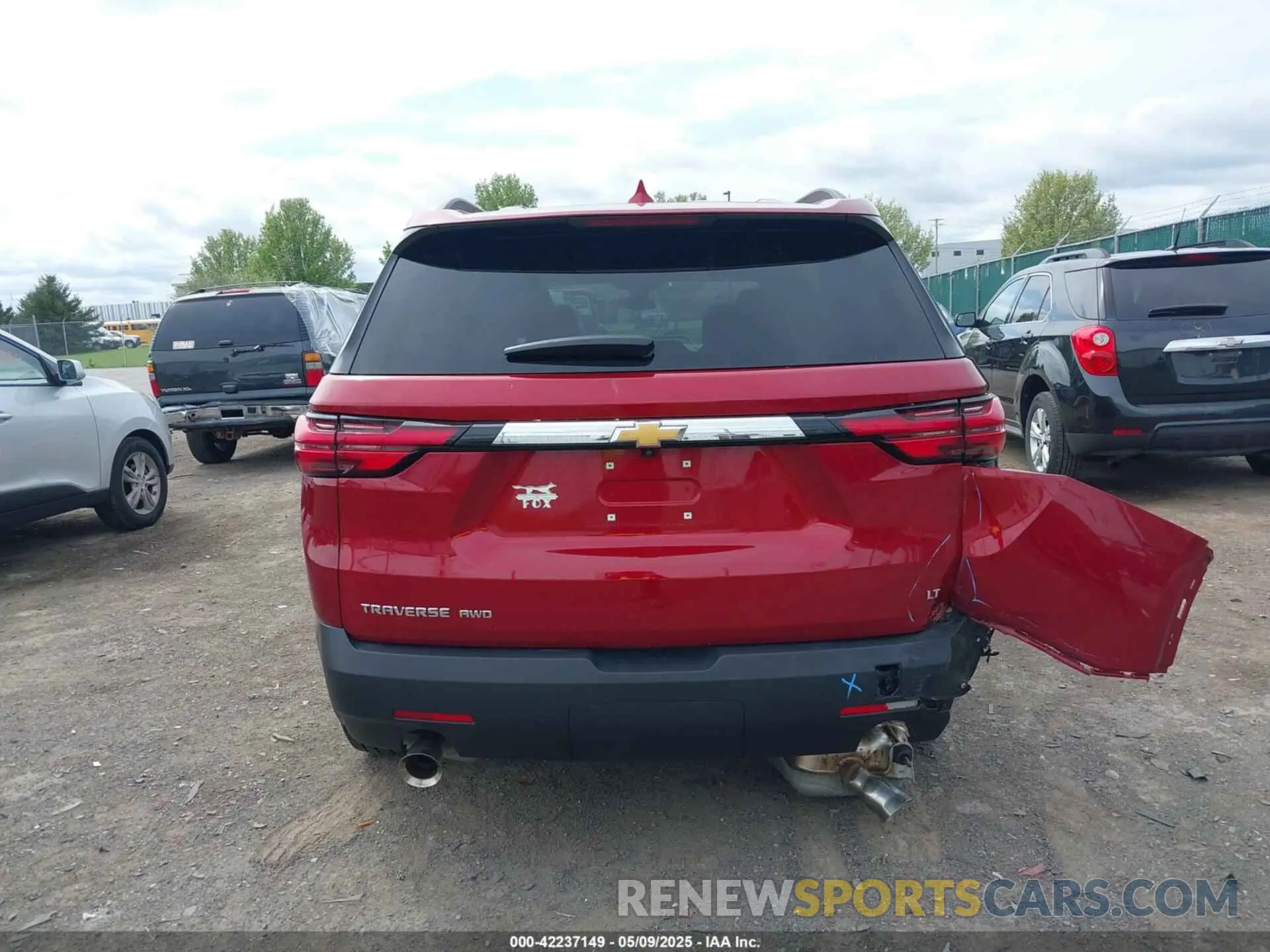 15 fotografías del automóvil dañado 1GNEVGKW4PJ277991 CHEVROLET TRAVERSE 2023