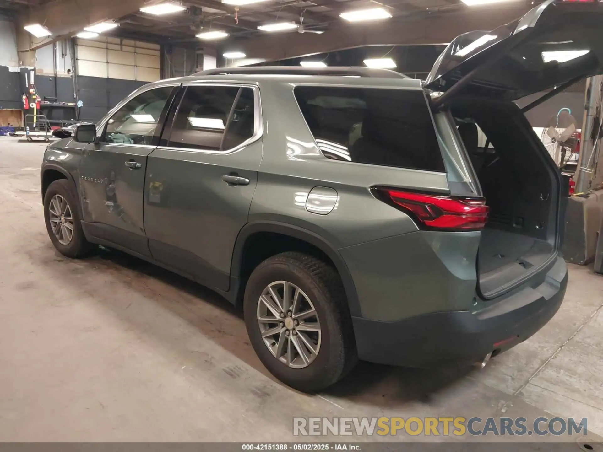 3 fotografías del automóvil dañado 1GNEVGKW6PJ272324 CHEVROLET TRAVERSE 2023