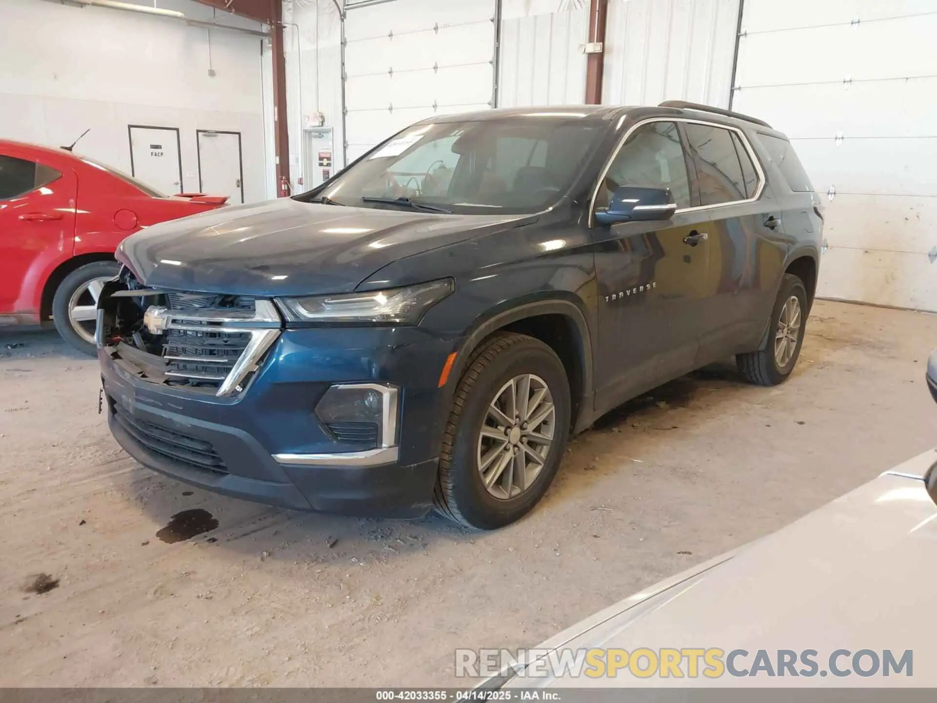 2 fotografías del automóvil dañado 1GNEVGKW7PJ132279 CHEVROLET TRAVERSE 2023