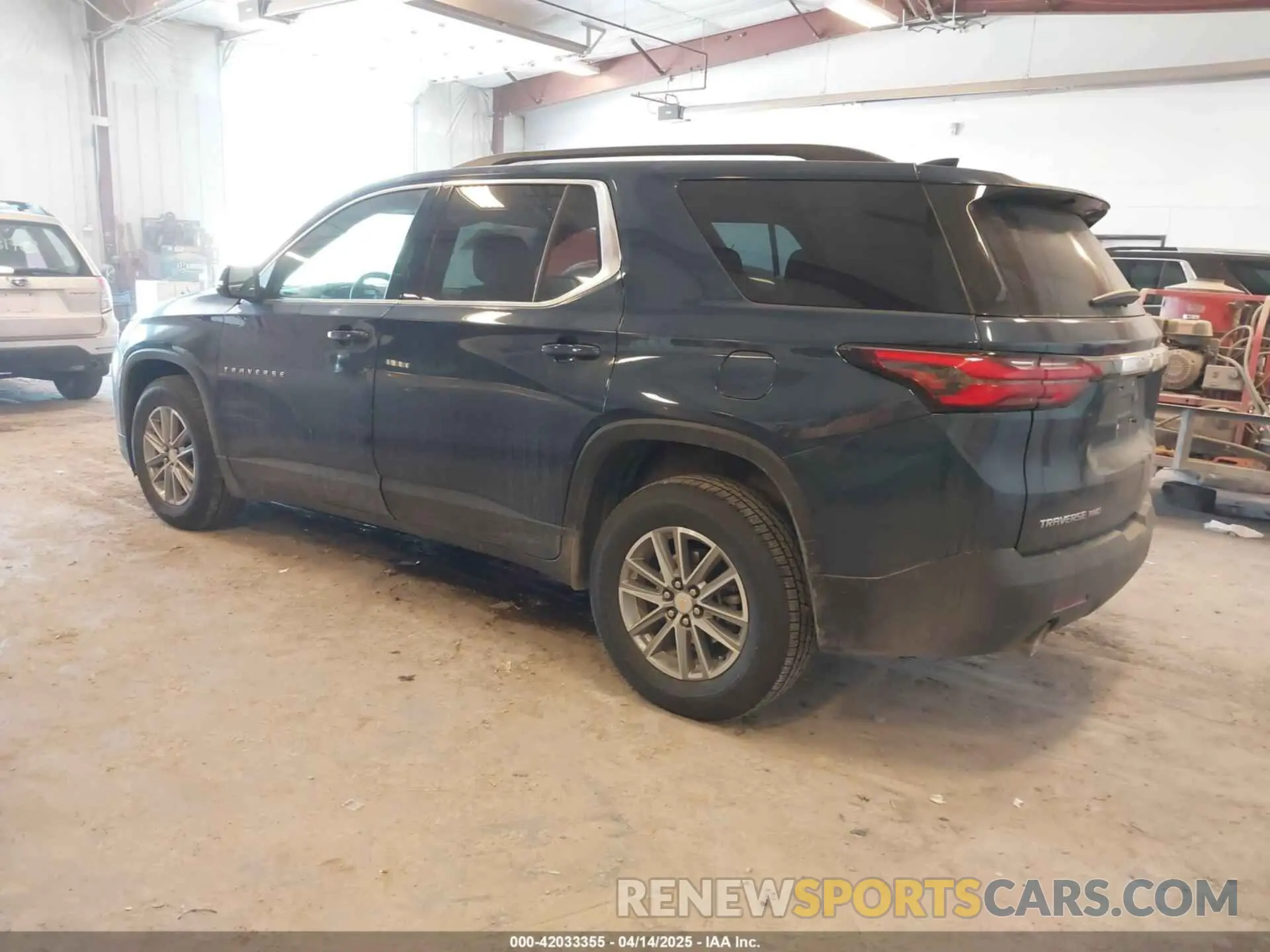 3 fotografías del automóvil dañado 1GNEVGKW7PJ132279 CHEVROLET TRAVERSE 2023