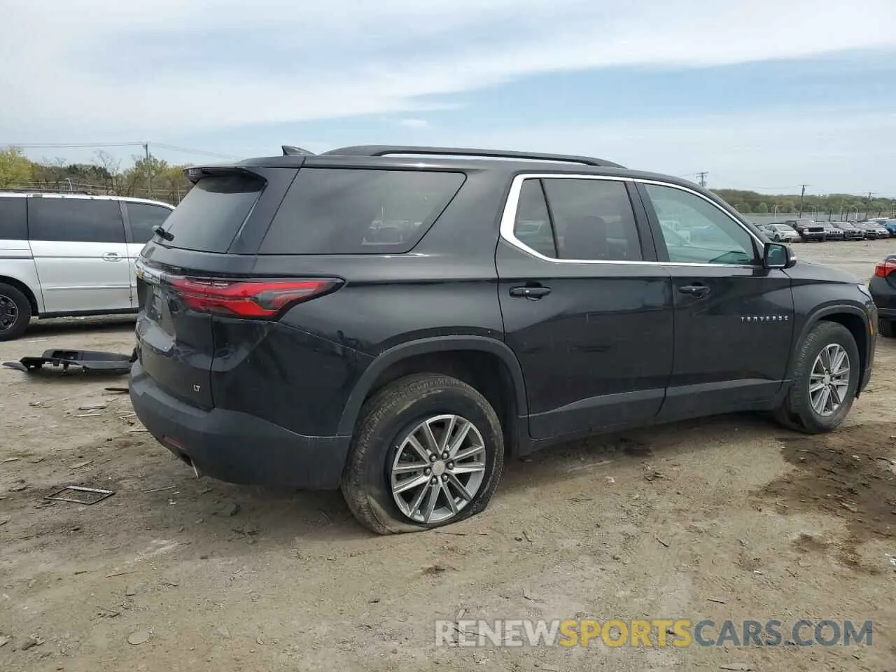 3 fotografías del automóvil dañado 1GNEVGKW7PJ138650 CHEVROLET TRAVERSE 2023