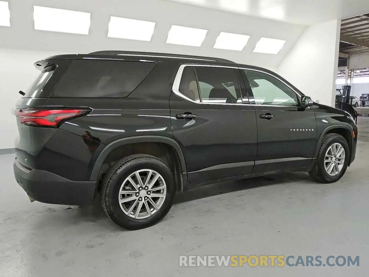 3 fotografías del automóvil dañado 1GNEVGKW7PJ148353 CHEVROLET TRAVERSE 2023