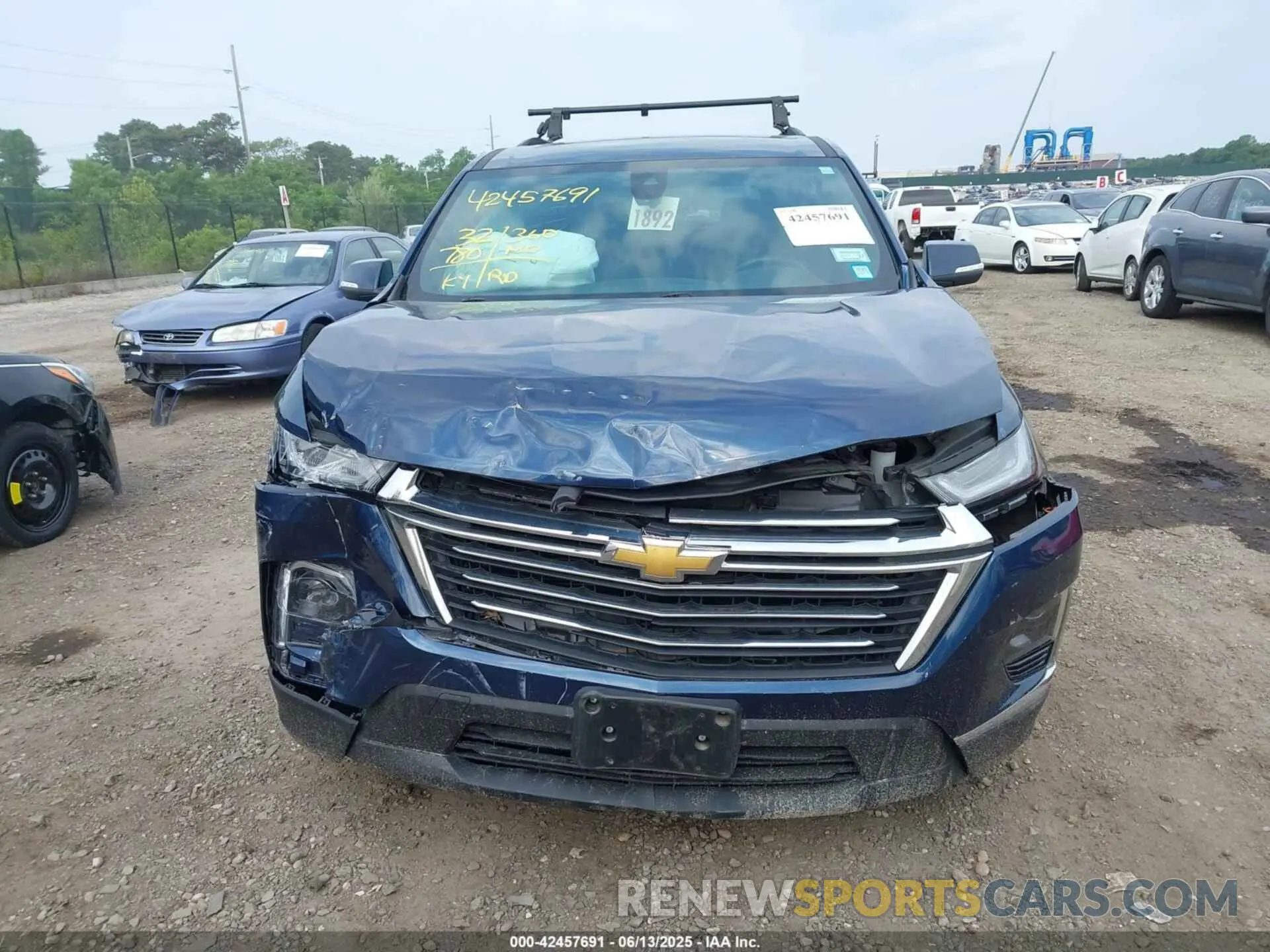 12 fotografías del automóvil dañado 1GNEVGKWXPJ132597 CHEVROLET TRAVERSE 2023