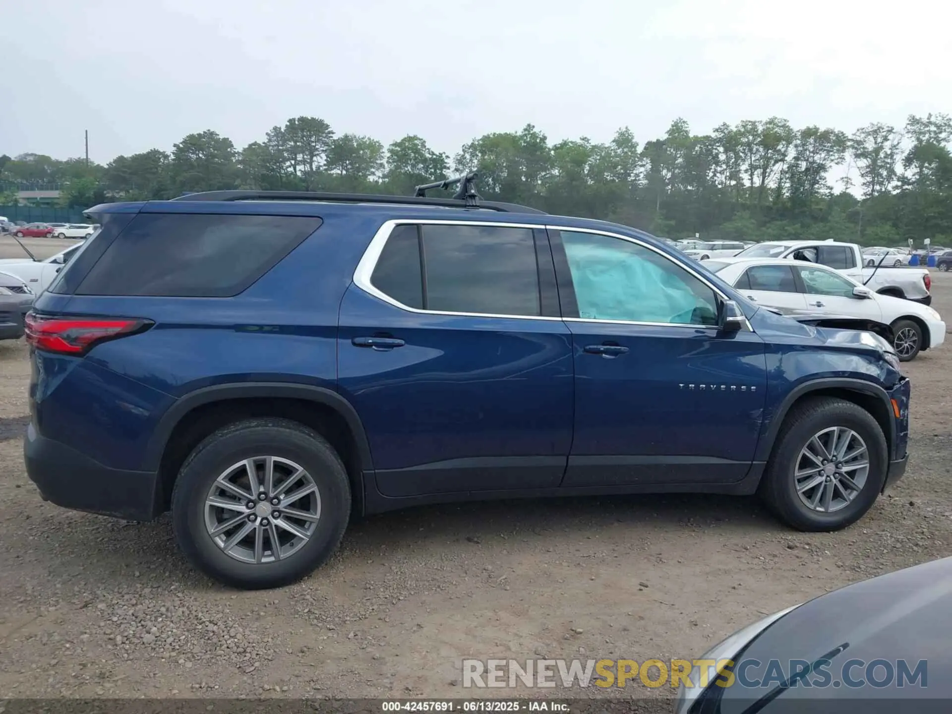 13 fotografías del automóvil dañado 1GNEVGKWXPJ132597 CHEVROLET TRAVERSE 2023