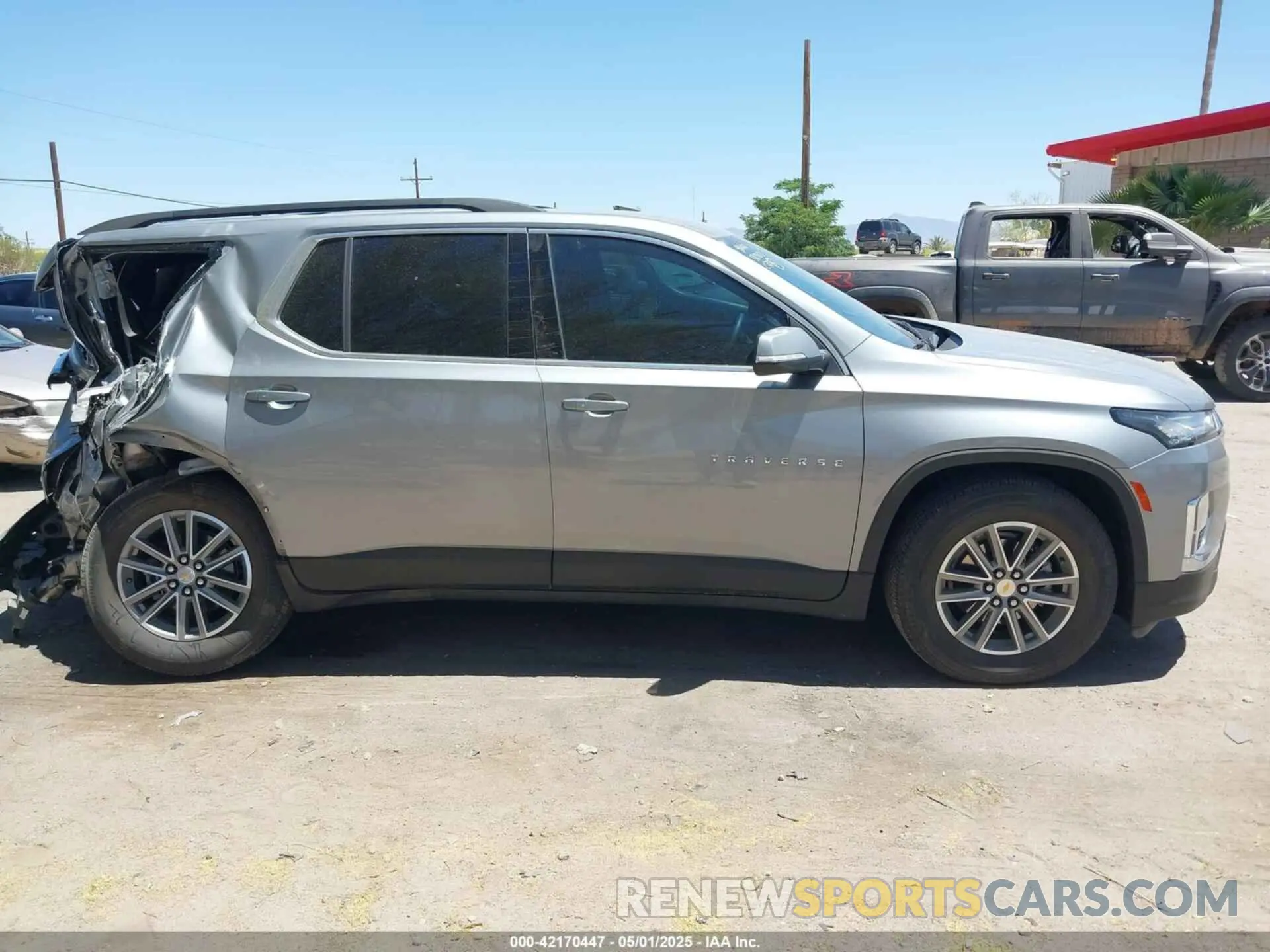 13 fotografías del automóvil dañado 1GNEVGKWXPJ274982 CHEVROLET TRAVERSE 2023