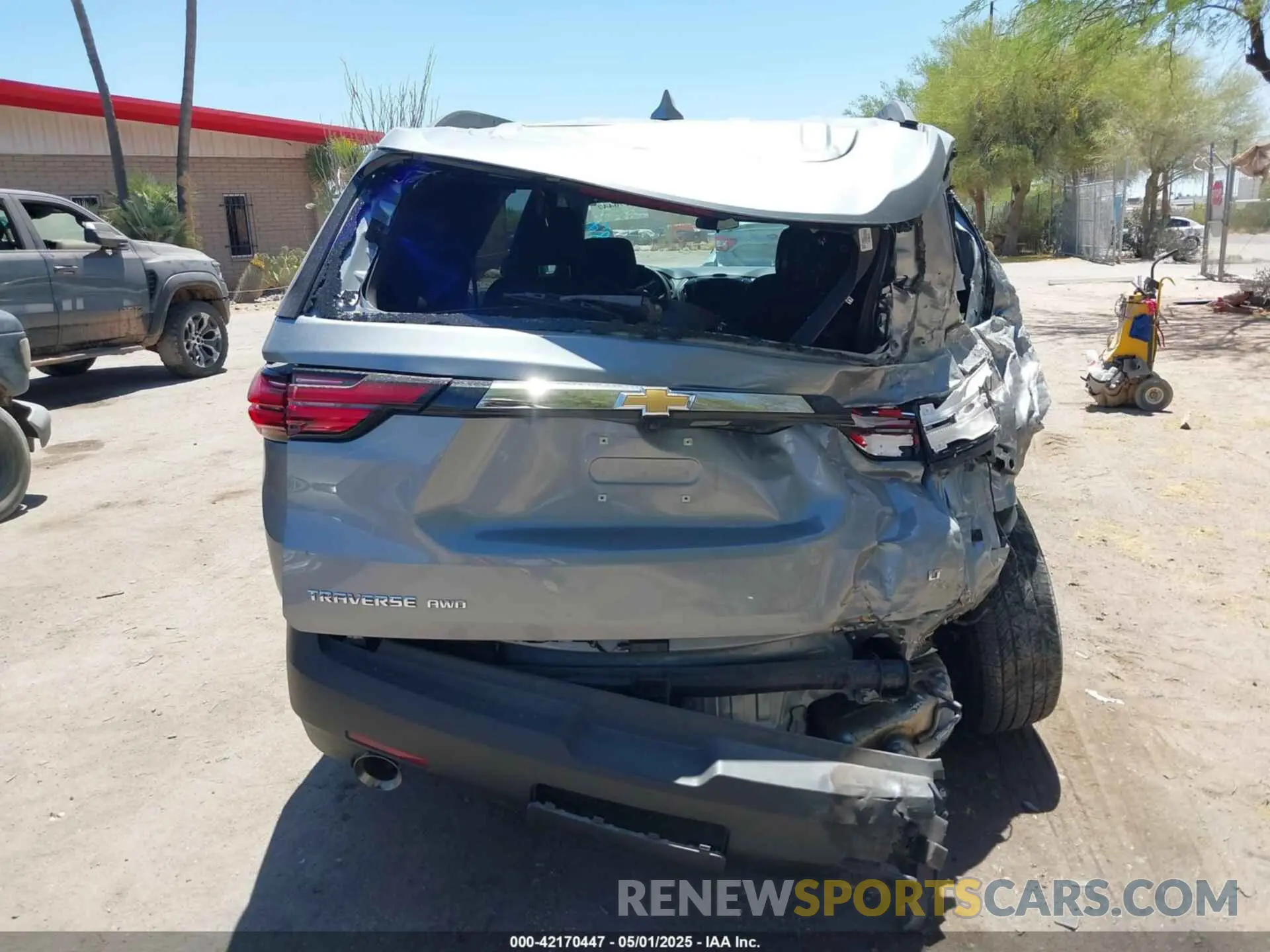 16 fotografías del automóvil dañado 1GNEVGKWXPJ274982 CHEVROLET TRAVERSE 2023