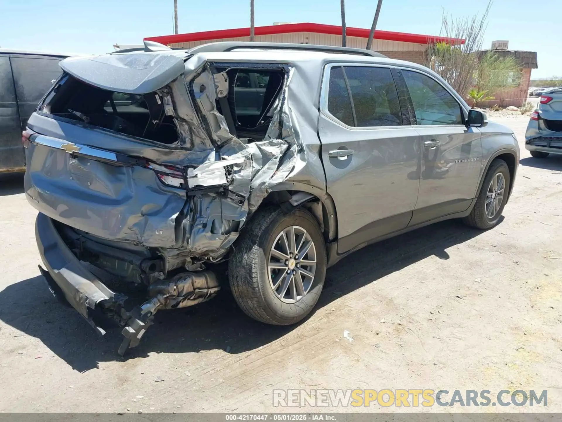 4 fotografías del automóvil dañado 1GNEVGKWXPJ274982 CHEVROLET TRAVERSE 2023