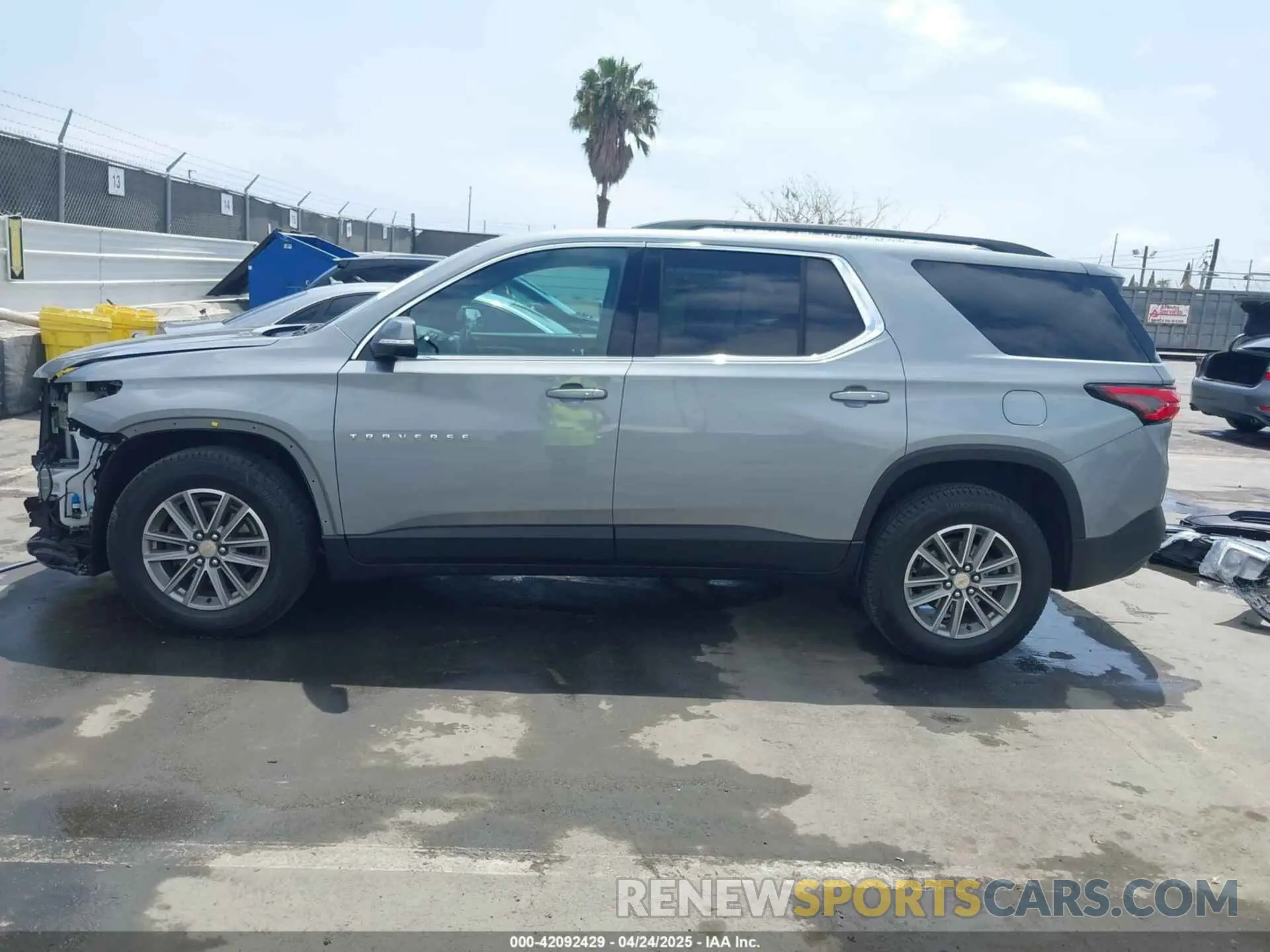 15 fotografías del automóvil dañado 1GNEVHKW2PJ243652 CHEVROLET TRAVERSE 2023