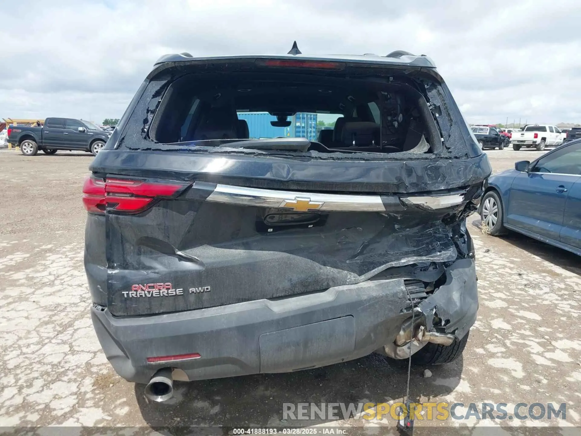 17 fotografías del automóvil dañado 1GNEVHKW6PJ301147 CHEVROLET TRAVERSE 2023