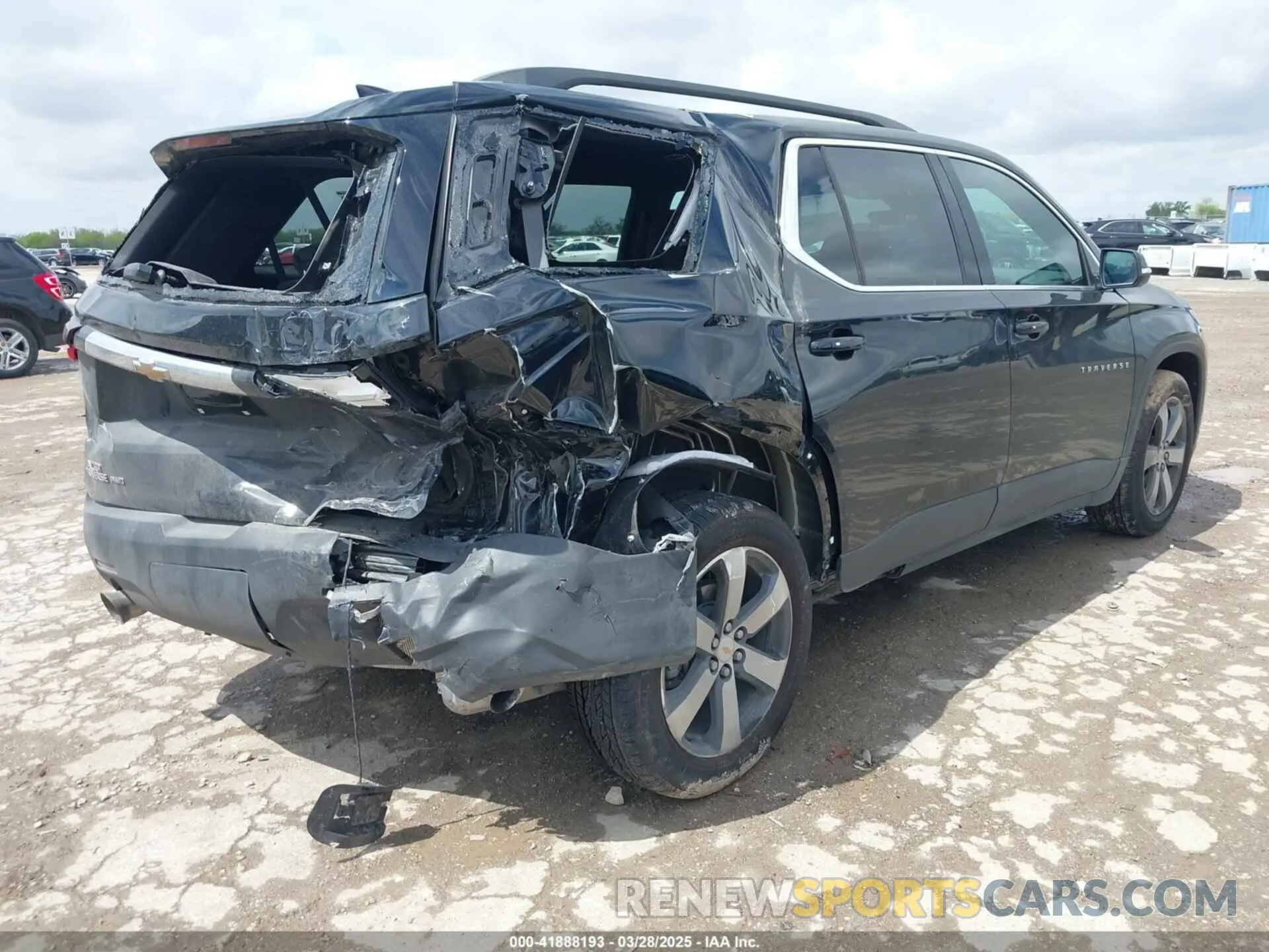4 fotografías del automóvil dañado 1GNEVHKW6PJ301147 CHEVROLET TRAVERSE 2023