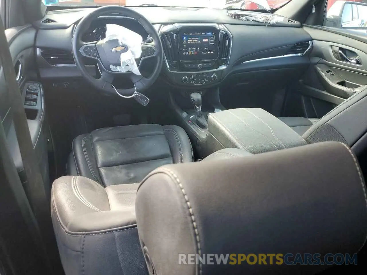 8 fotografías del automóvil dañado 1GNEVHKWXPJ231359 CHEVROLET TRAVERSE 2023