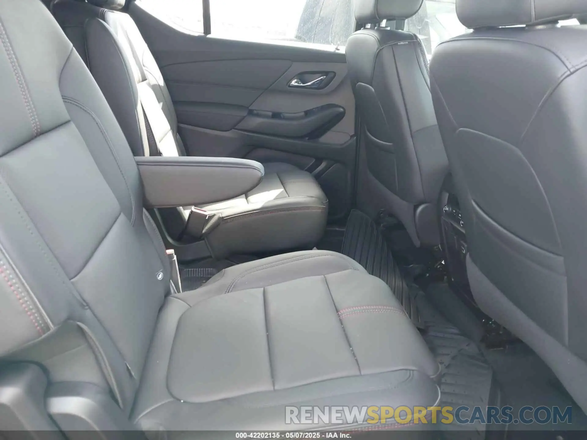 8 fotografías del automóvil dañado 1GNEVJKW0PJ119192 CHEVROLET TRAVERSE 2023