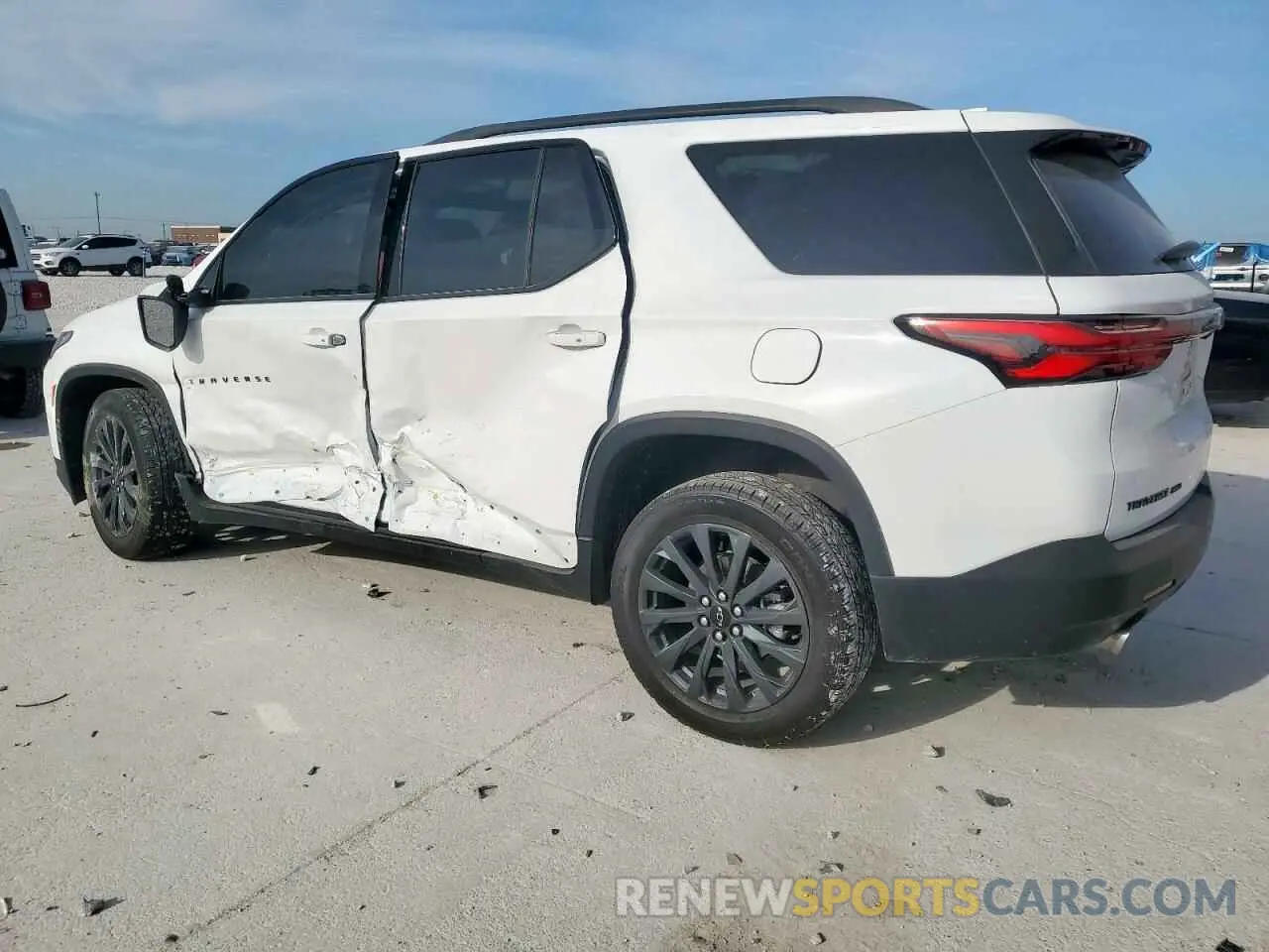 2 fotografías del automóvil dañado 1GNEVJKW5PJ292416 CHEVROLET TRAVERSE 2023