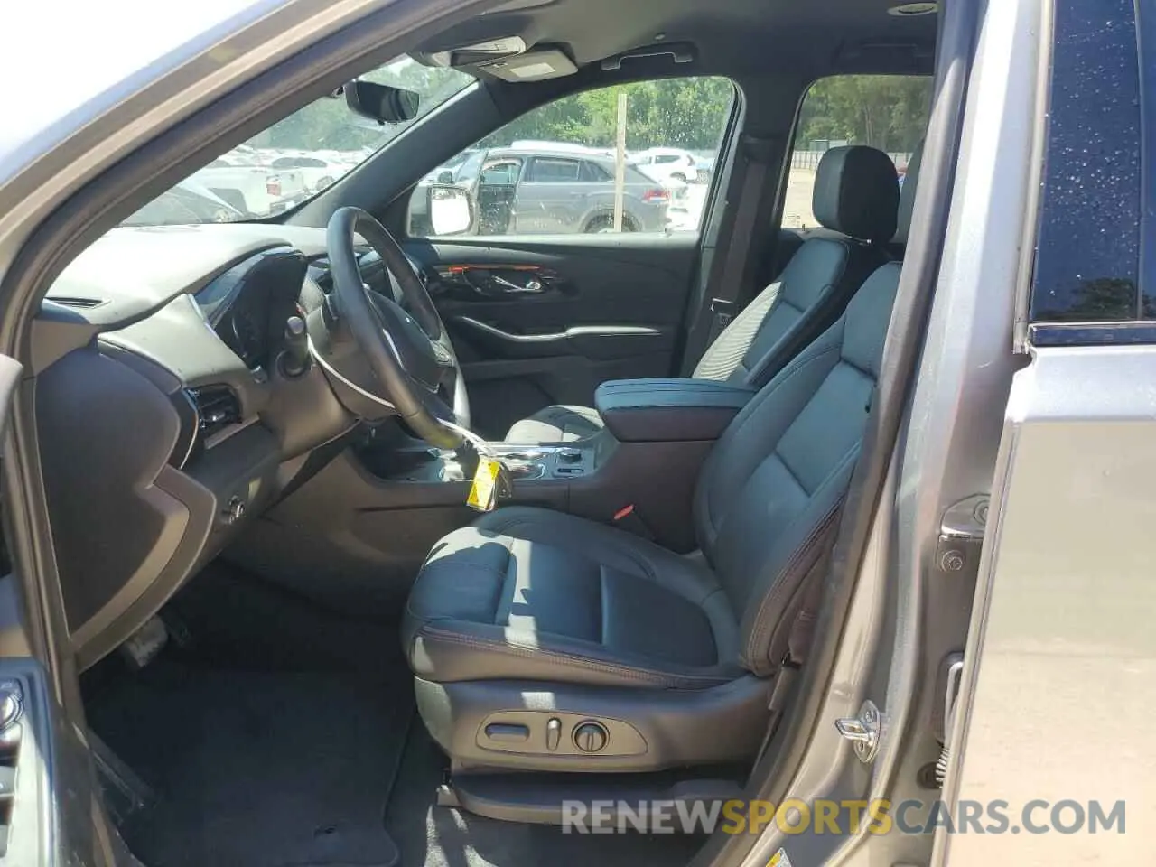 7 fotografías del automóvil dañado 1GNEVJKW5PJ298636 CHEVROLET TRAVERSE 2023