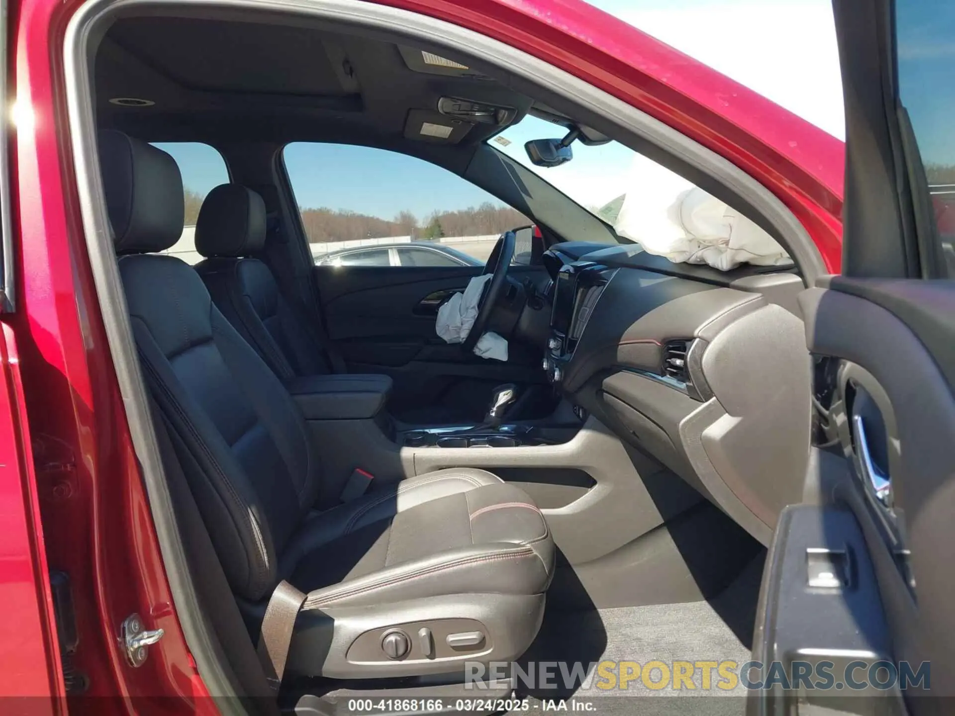 5 fotografías del automóvil dañado 1GNEVJKW8PJ234669 CHEVROLET TRAVERSE 2023