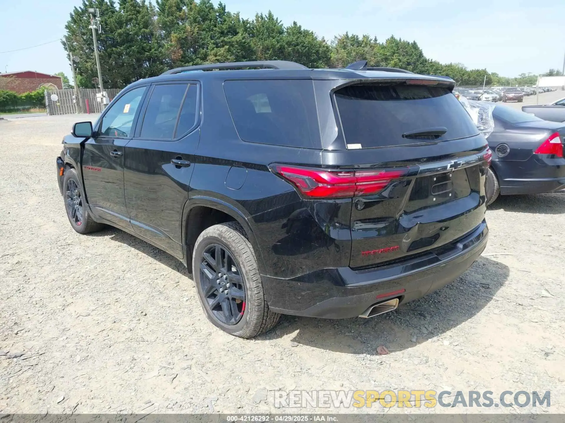 3 fotografías del automóvil dañado 1GNEVKKW0PJ237460 CHEVROLET TRAVERSE 2023