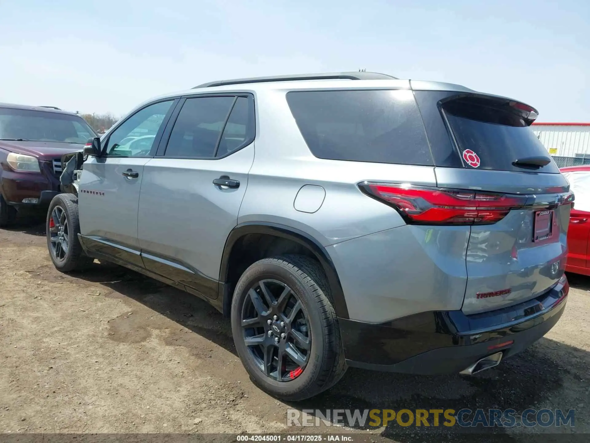 3 fotografías del automóvil dañado 1GNEVKKW1PJ290023 CHEVROLET TRAVERSE 2023