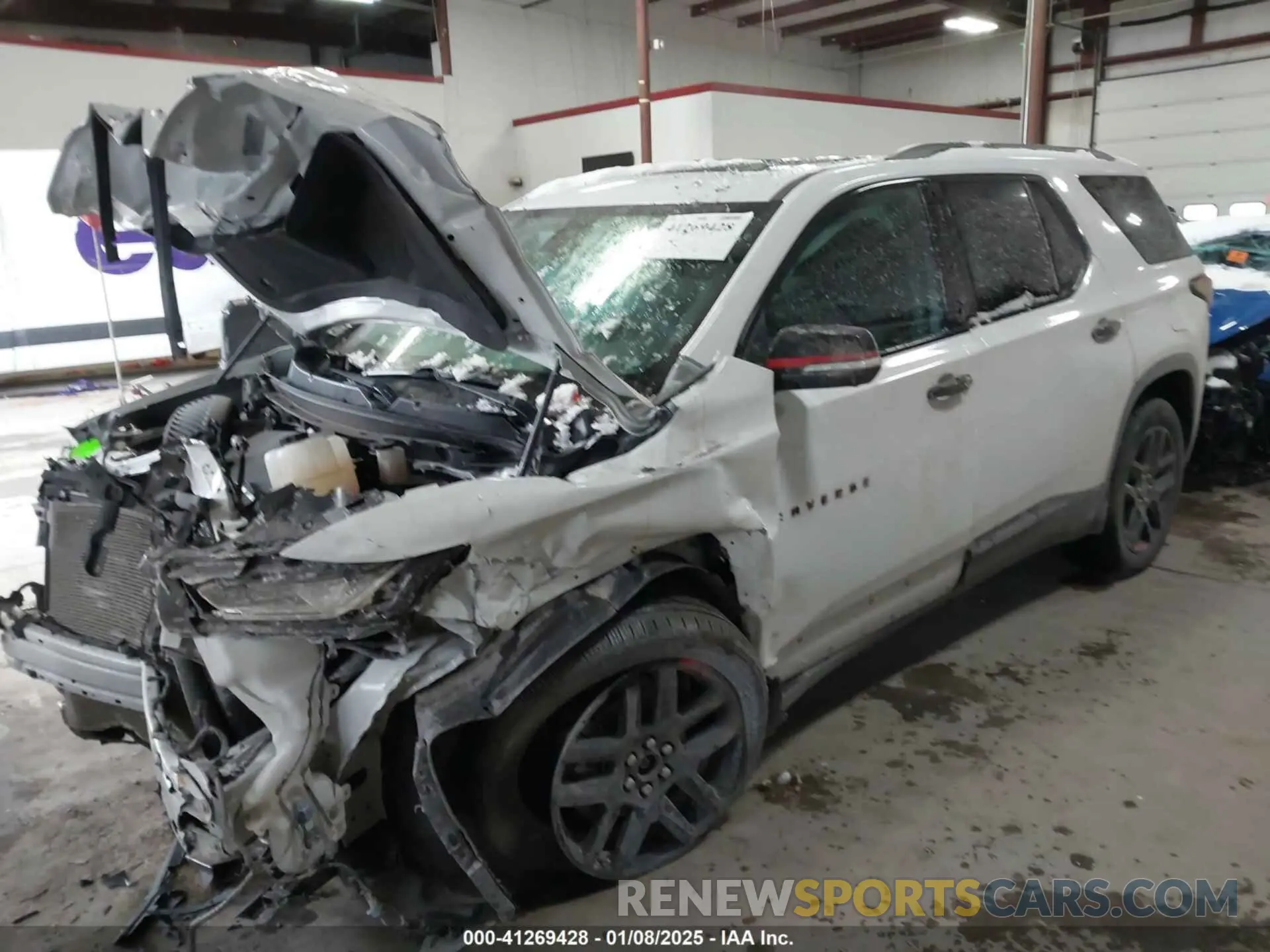 2 fotografías del automóvil dañado 1GNEVKKW4PJ305307 CHEVROLET TRAVERSE 2023