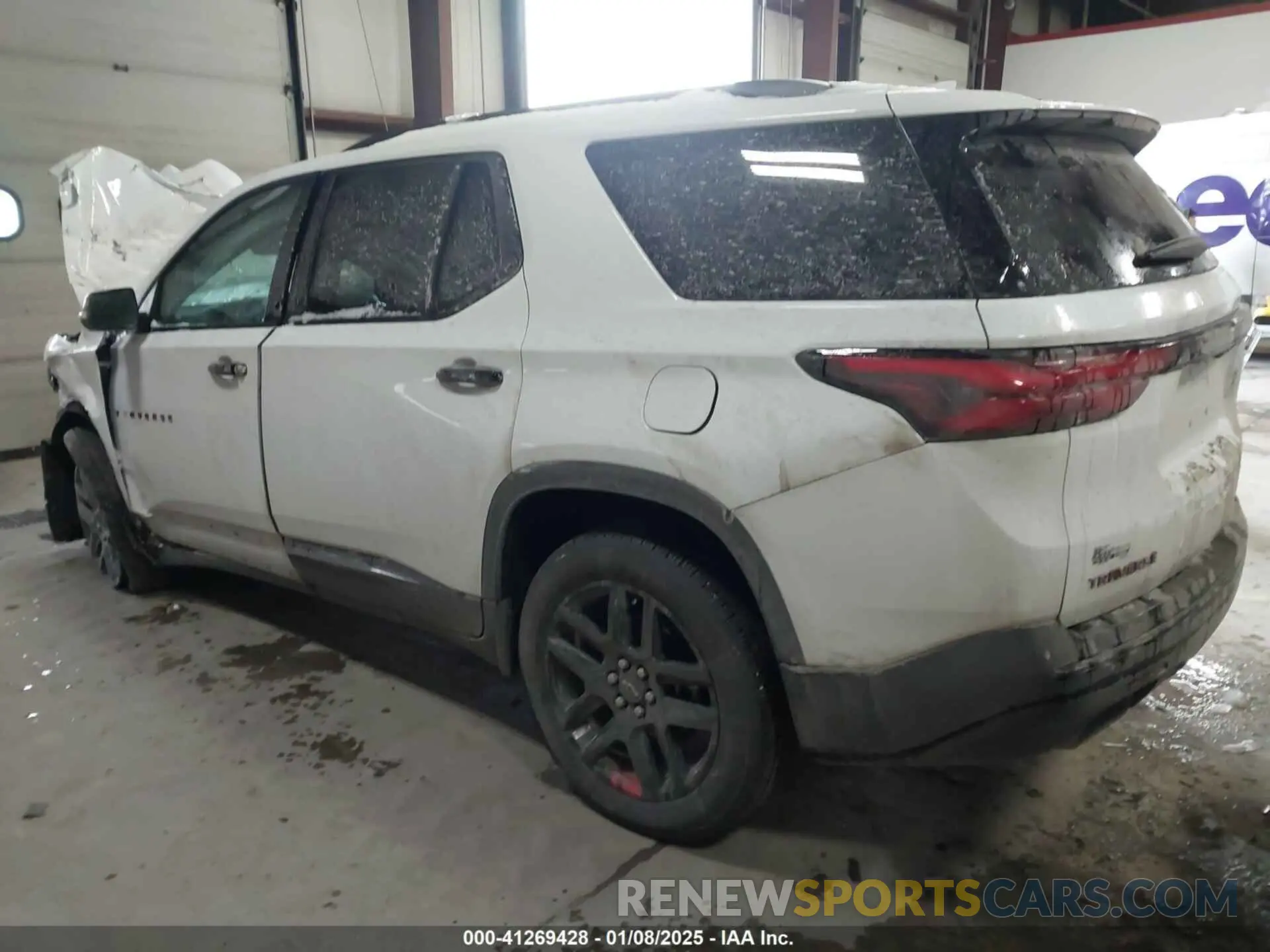 3 fotografías del automóvil dañado 1GNEVKKW4PJ305307 CHEVROLET TRAVERSE 2023